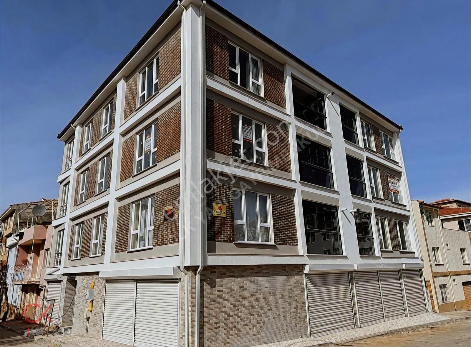 Clk Gm'den Ziyagökalp Cad. Yakını 2+1 Arakat Özel Garajlı Daire