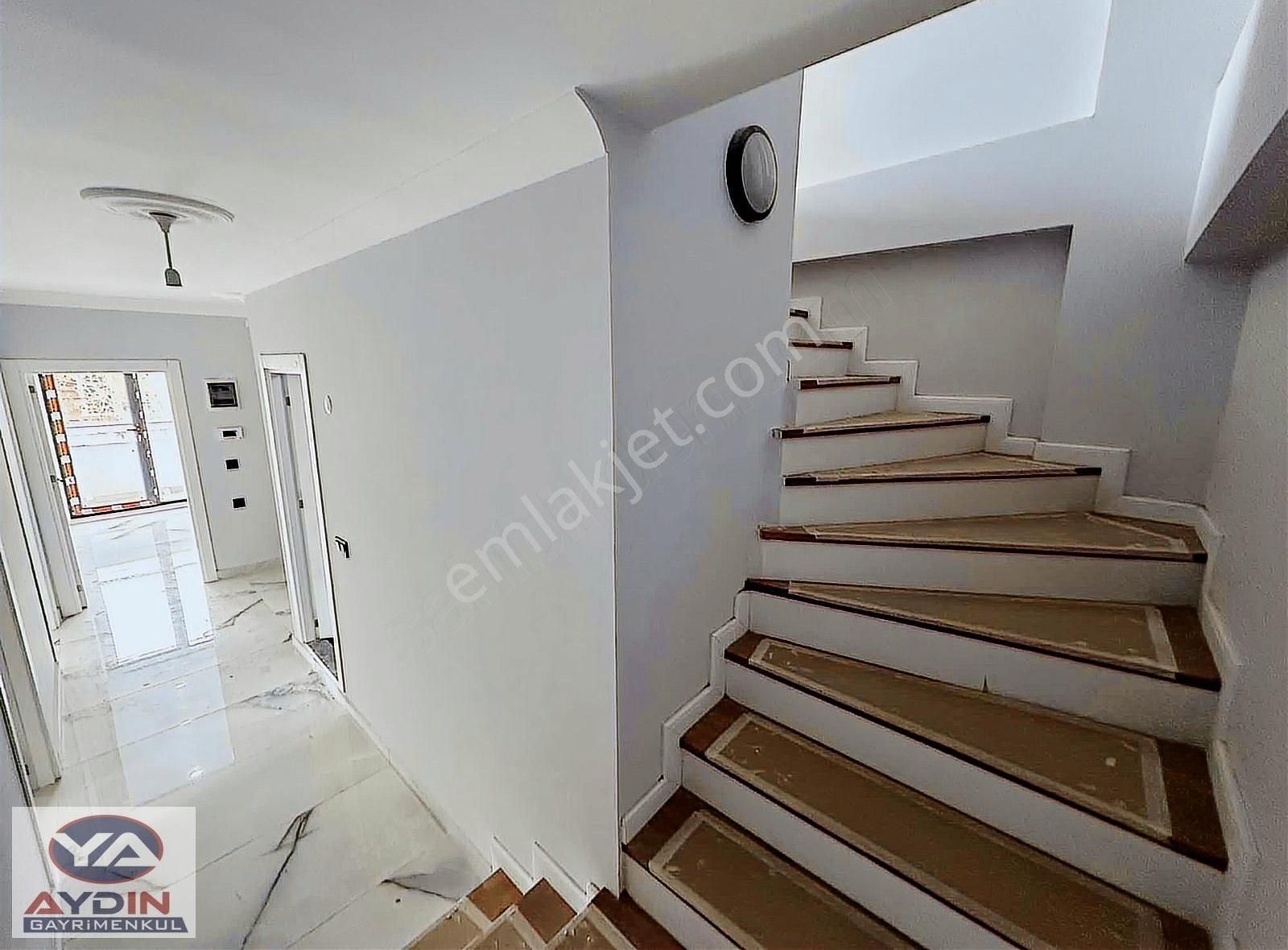 Deniz Manzaralı Bağlarbaşı Satılık 3+1 Lüks 200 M2 Asansörlü !!!