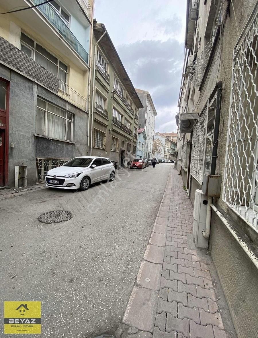 Şehrin Merkezi Beşyola Yürüme Mesafesinde 3+1 Arakat