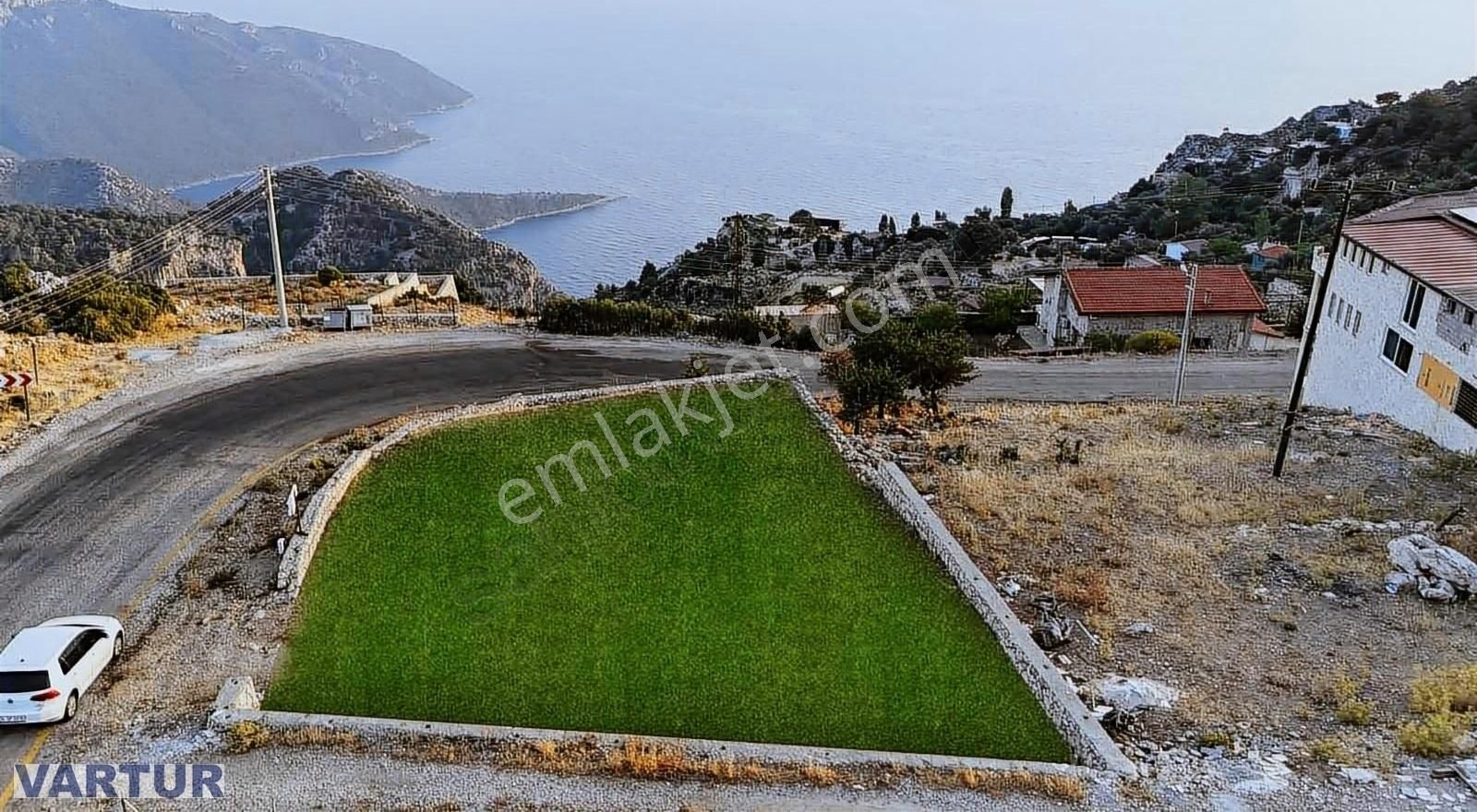 Alınca Da Panoramik Deniz Manzaralı Köşe Önü Kapanmaz 500m2