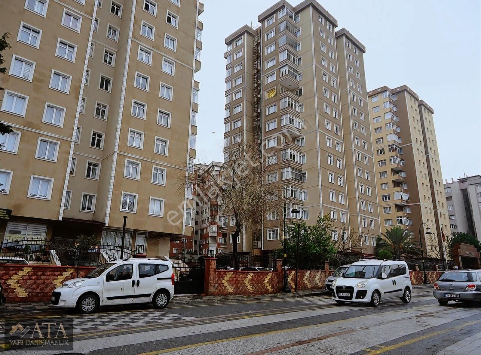 Maltepe Altayçeşme De Site İçi A.otoprk,metroya Yakın Arakat 3+1
