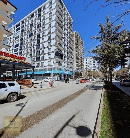 Yunus Emre Bulvarı Üzerinde 1+1 Satılık Daire