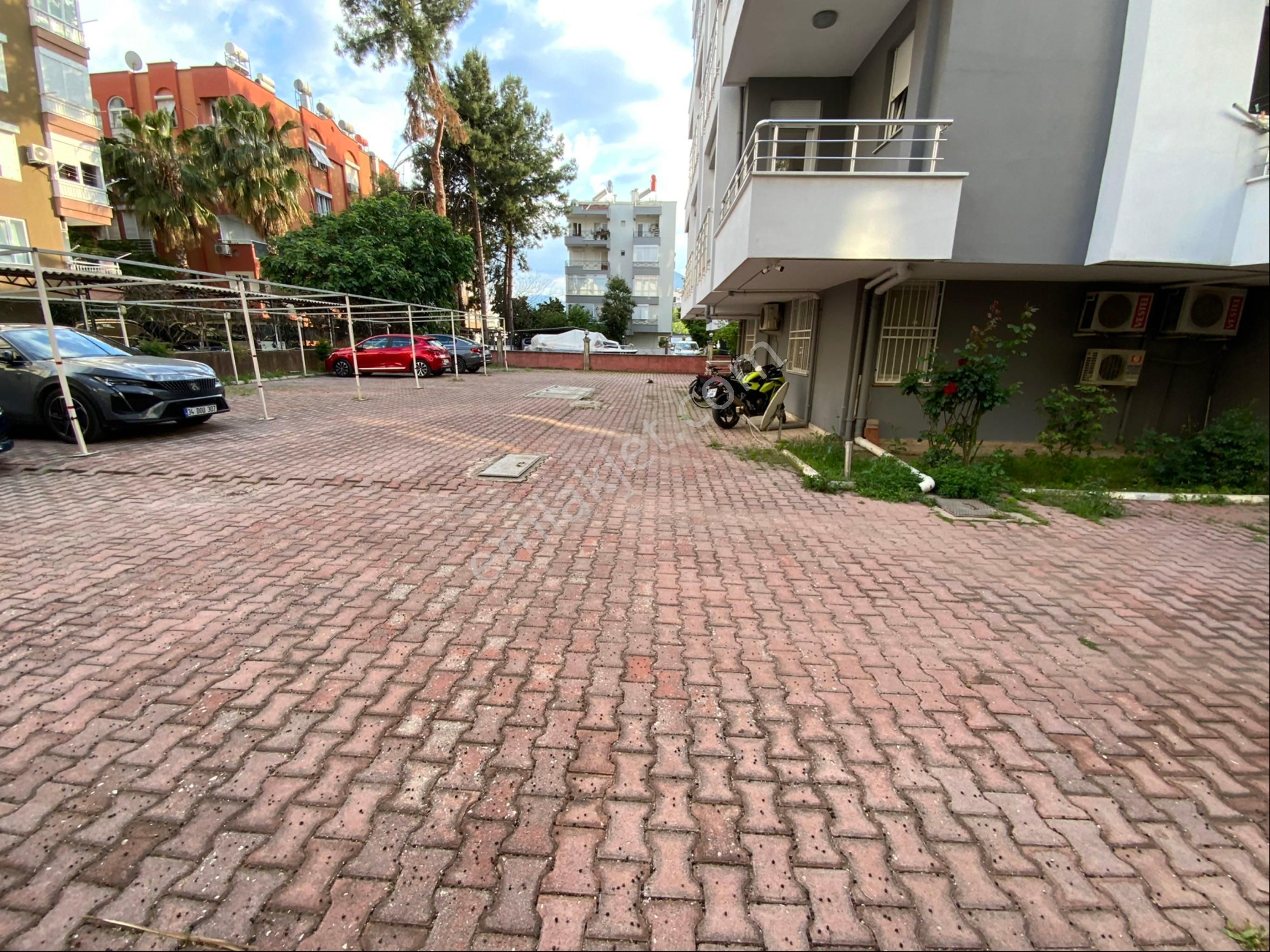 Antalya Konyaaltı Liman Mahallesinde Tek Bloklu 2+1 Daire