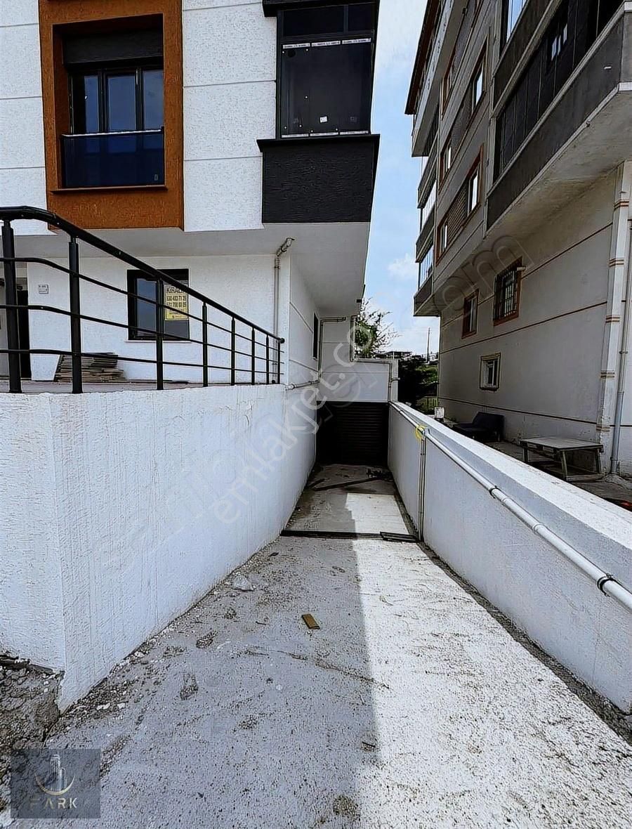 Otoparklı Balkonlu 2+1 Ön Cephe Giriş Kat Daire
