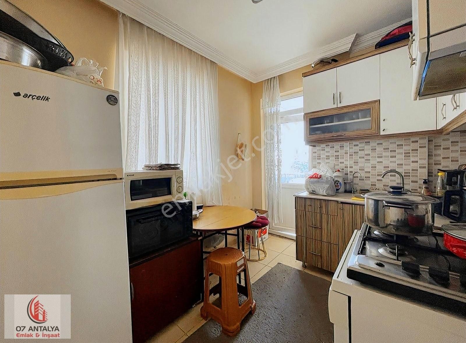 Cadde Yakını Düdenbaşında Arakatta Masrafsız 95m2 2+1