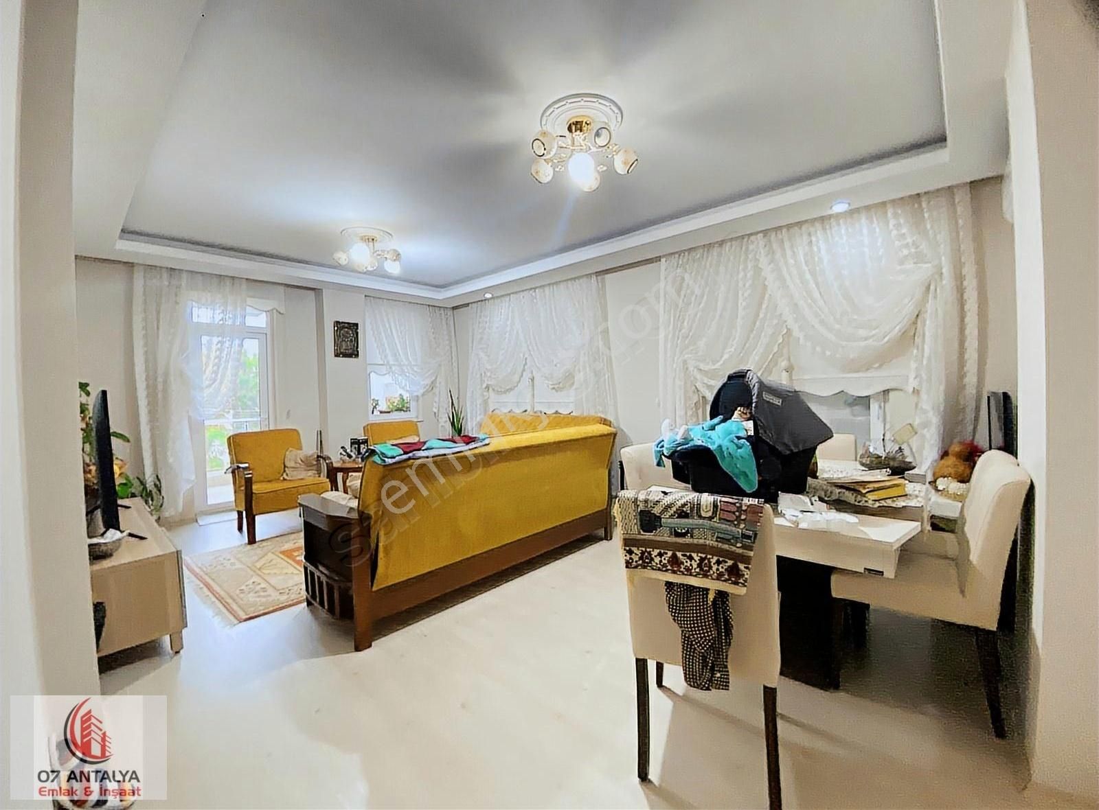 Dondurmacı Naci Arkası Katta Tek 150m2 Büyük 3+1
