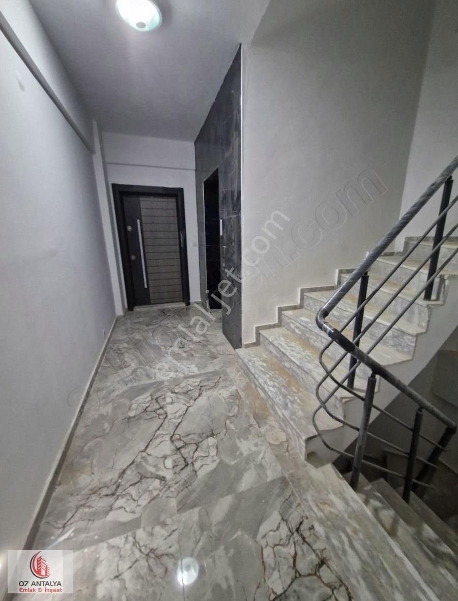 Kuzeyyaka Mh. Cadde Üzeri Yol Cephe Sıfır Arakat 2+1