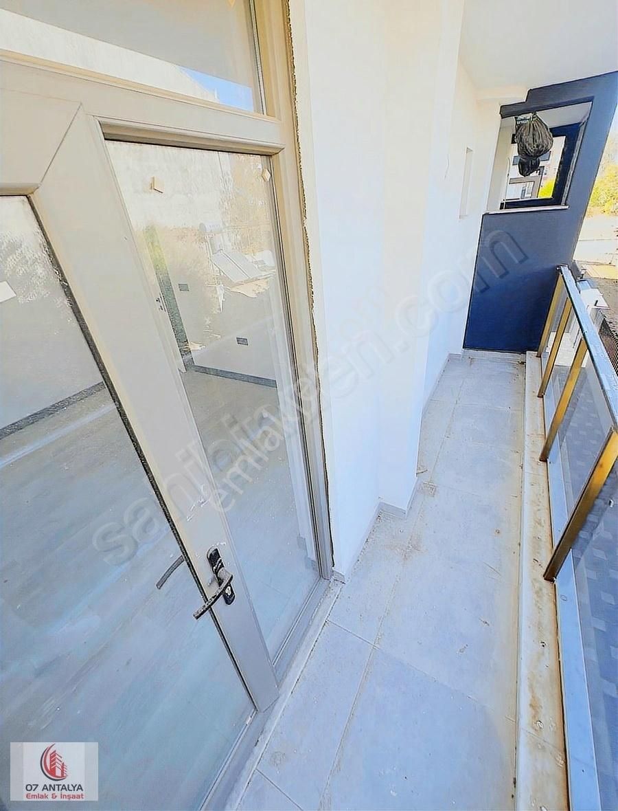 Konukseverde - Sıfır Asansörlü Lüks Yapı - 3.kat 2+1 95 M2