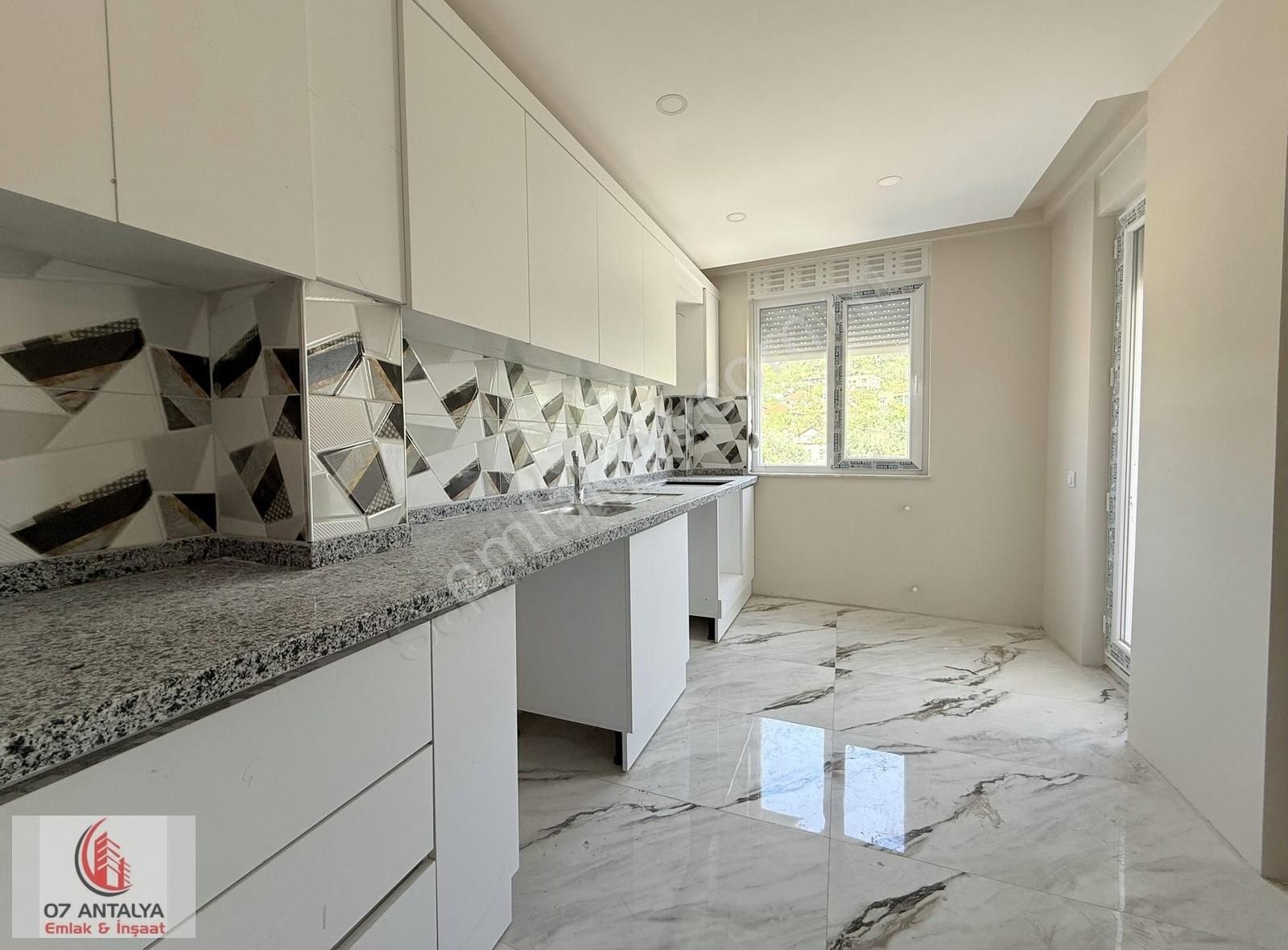 Esentepede Arakatta Katta Tek 135m2 Asansörlü 3+1 Sıfır