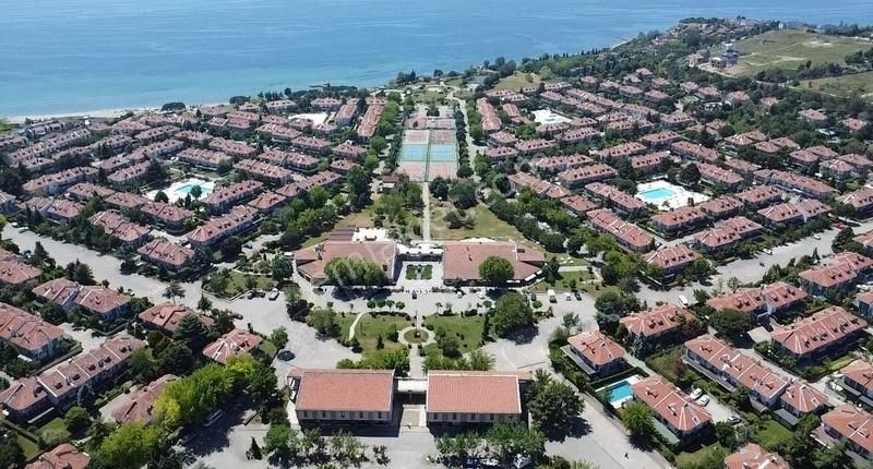 Marmara Uyumkent Sitesinde 5.mahallede Satılık A Tipi Villa