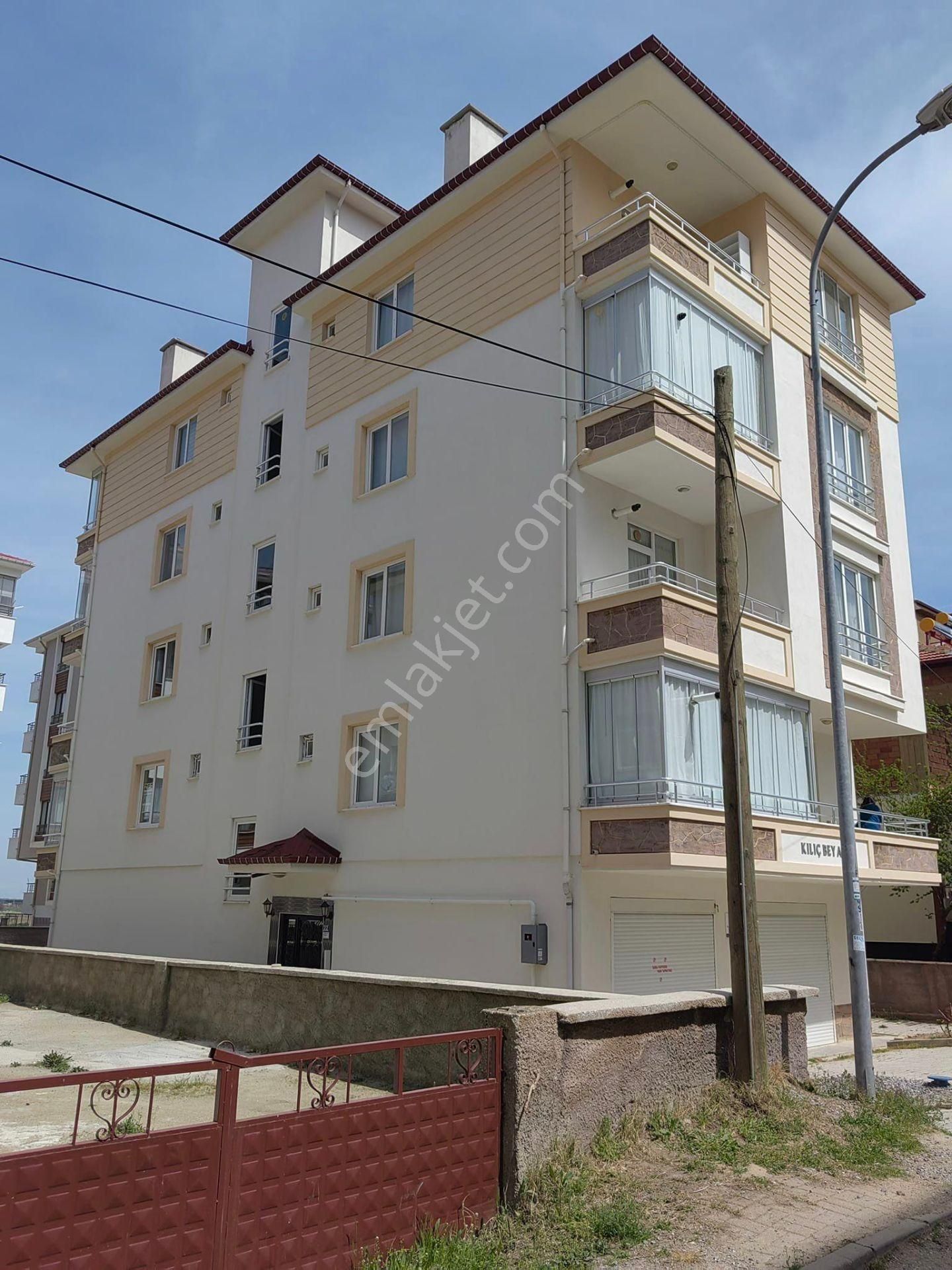 Nasreddin Emlaktan Cumhuriyet Okulu Civarı Kiralık Daire