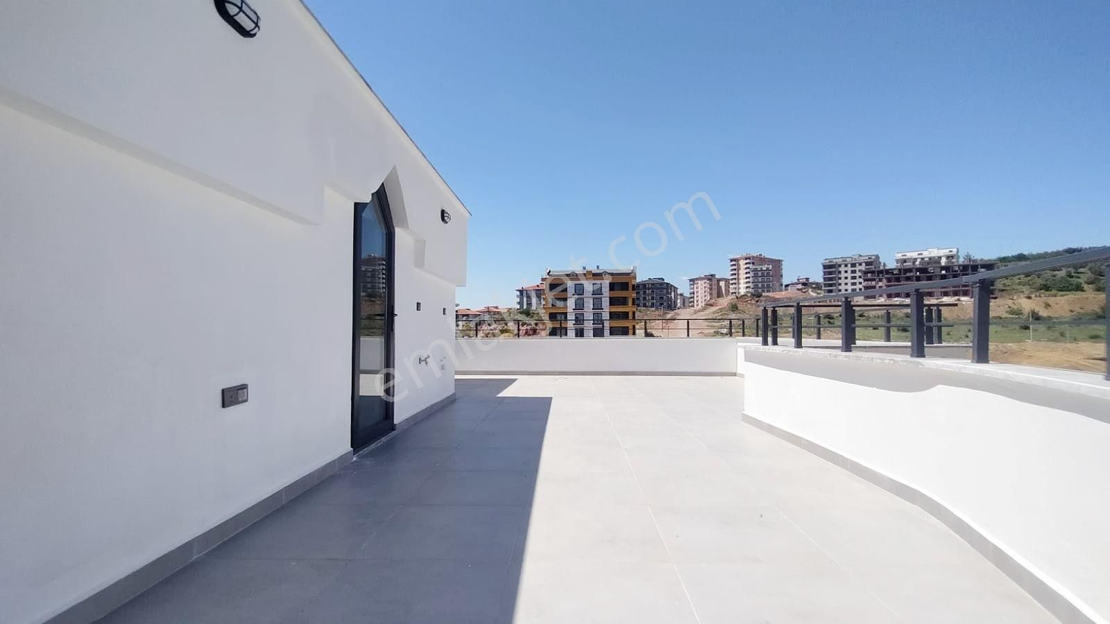Zirve'den Gazicelalde Satılık Asansölü Sıfır 140m2 Doğalgazlı 3+1 Dublex