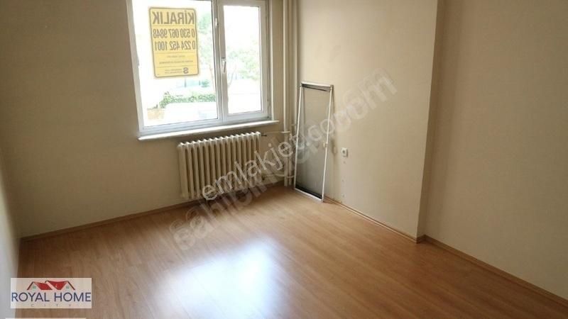 Podyumpark Yakını Kentsel Dönüşüm İhtimali Olan Sitede 3+1 Daire