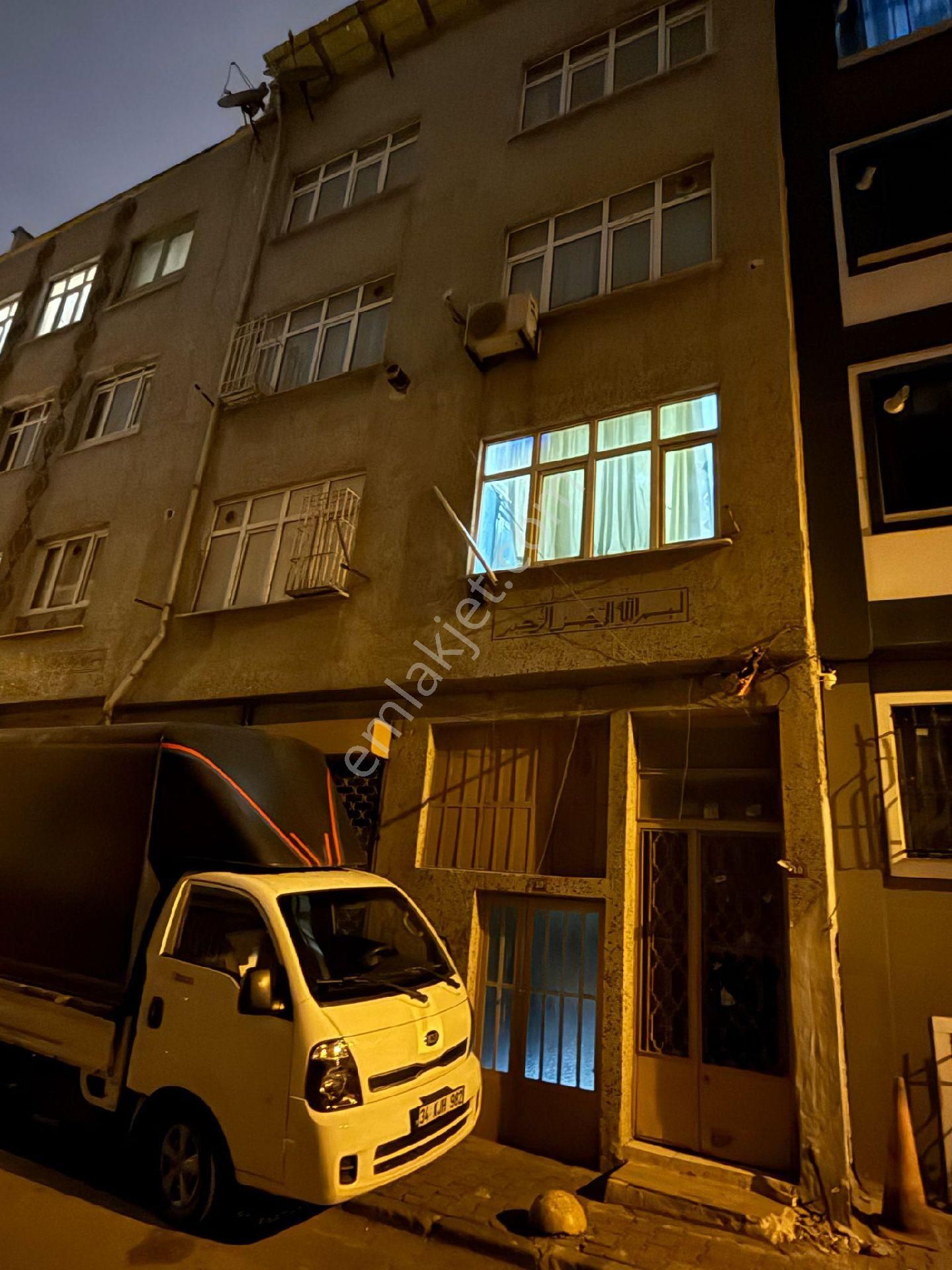 Bayrampaşa İsmetpaşa 1+1 Kapalı Mutfak Kombili Arakat Eşyalı