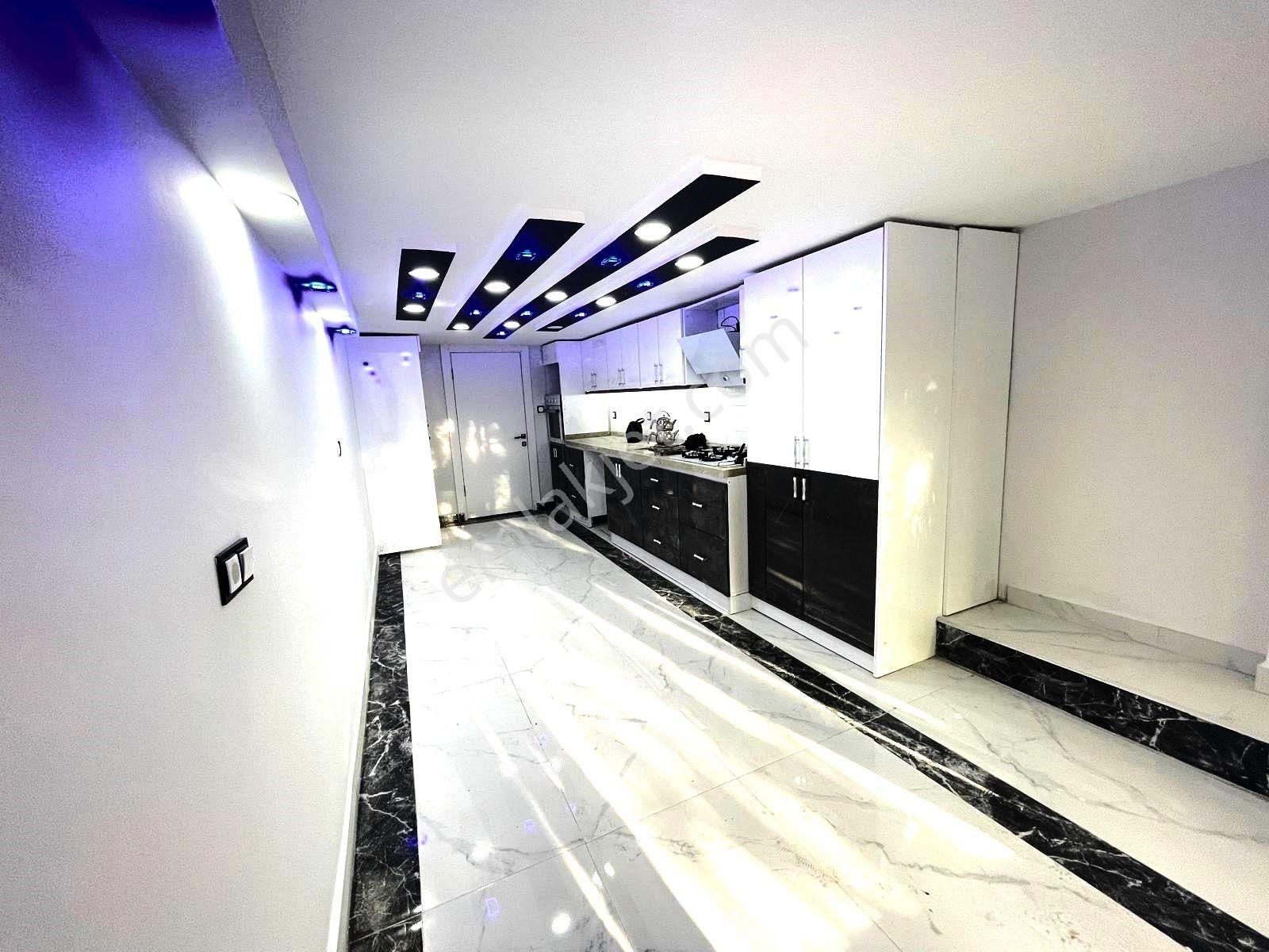 💦aygülden Akçay Merkez'de Masrafsız Denize 50 Metre Bahçeli Teraslı Lüks 3+1 Satılık Mustakil Villa