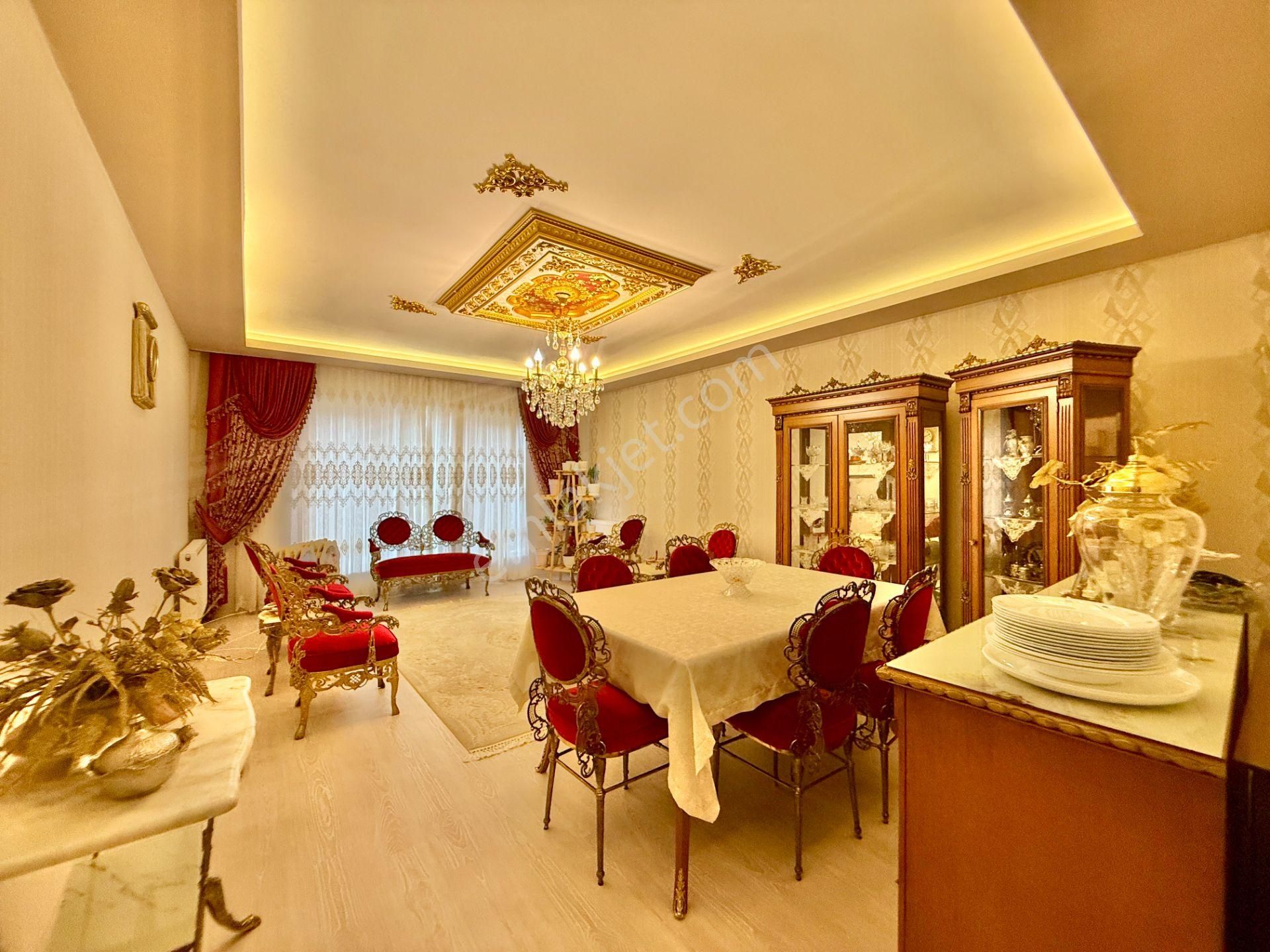 ▃çiftçioğullarından▃saray'da Site İçerisnde E.banyolu 4+1 Daire