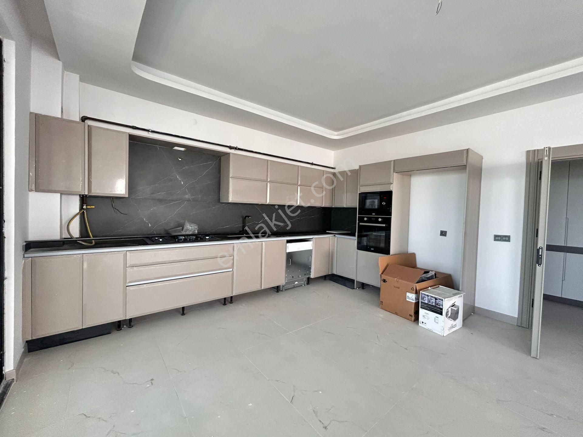 Önerlerde Lüx Site İçinde Satılık 3+1 Göl Manzaralı Daire - Görsel 2