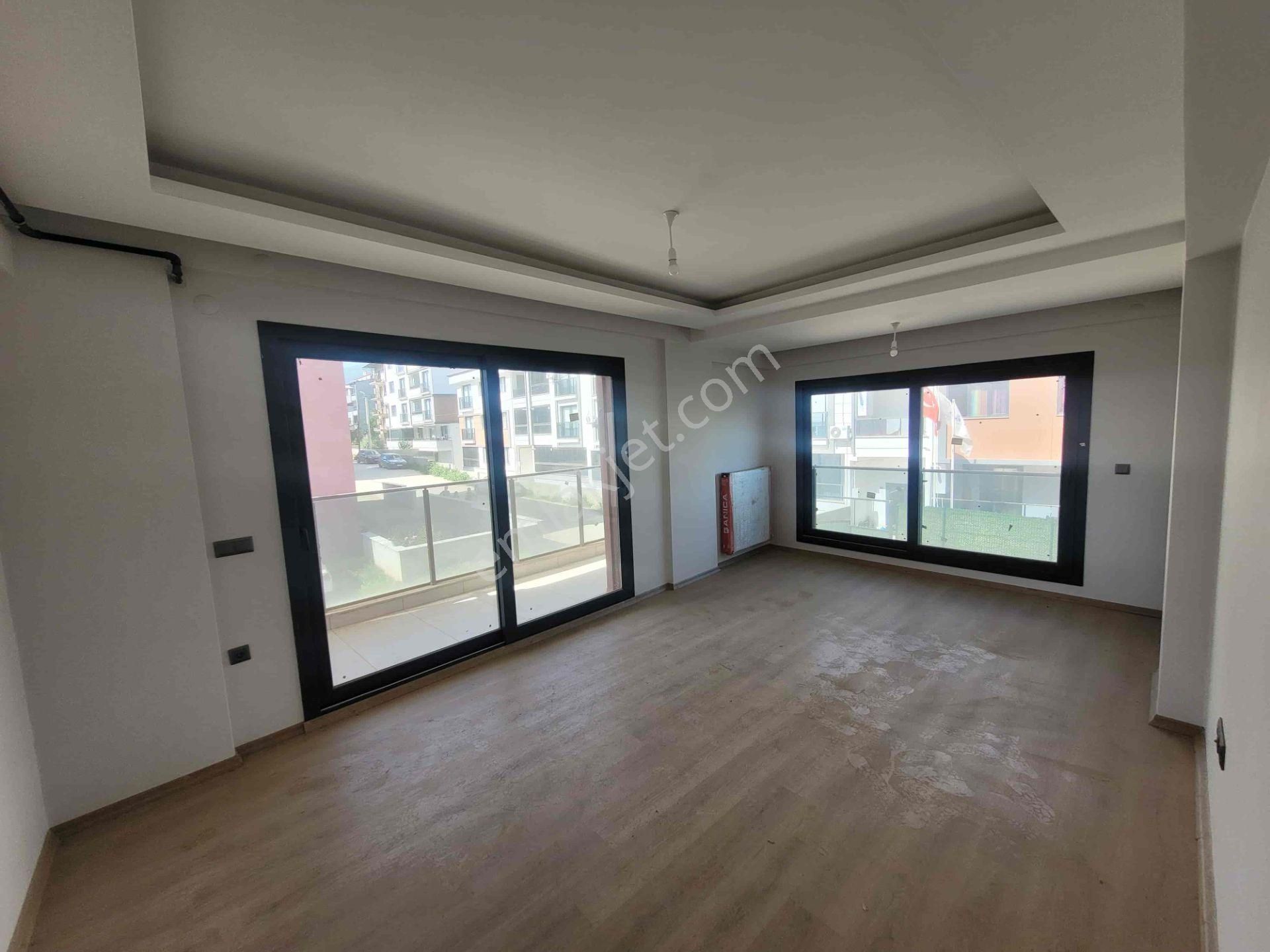 Meta'dan Satılık 3 Cepheli Ara Kat Sıfır Daire