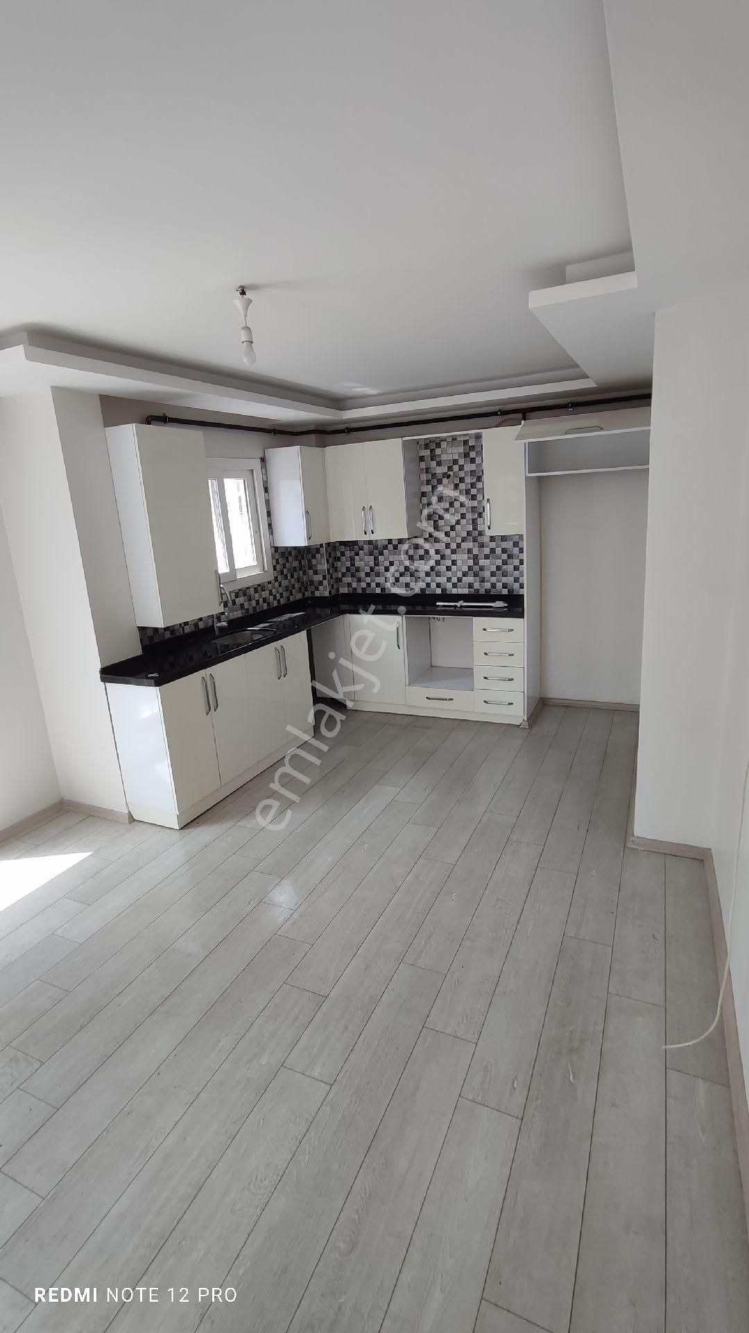 Çukurova Fırın Arkası Kavşak Noktasında 3+1 Açik Mutfak Doğalgazlı Kiralik Cadde Üstü Daire