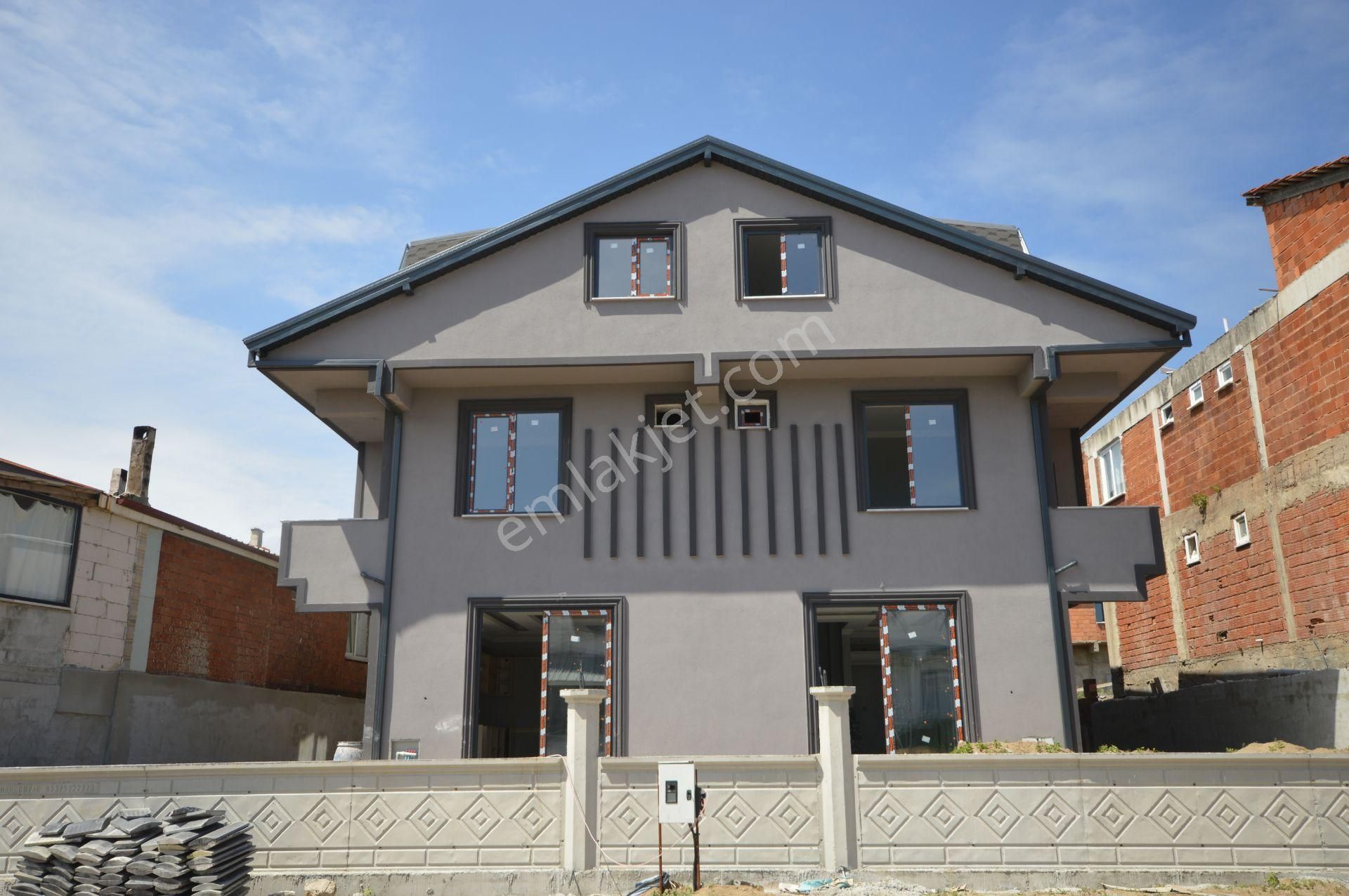 🏡 Doğa İle İç İçe Lüks Yaşam: Kocaali’de Müstakil Bahçeli Villa