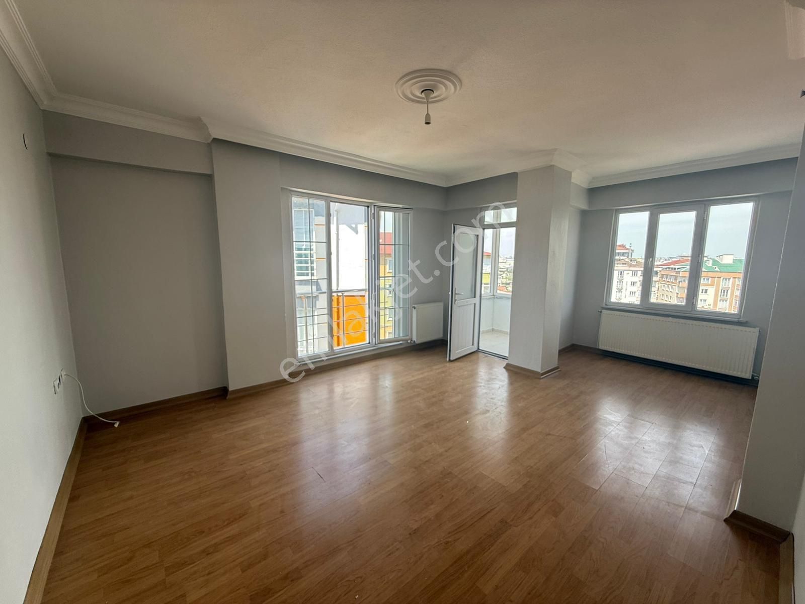 Tuşba Emlaktan Satılık İskanlı Kombili Geniş 3+1 Daire