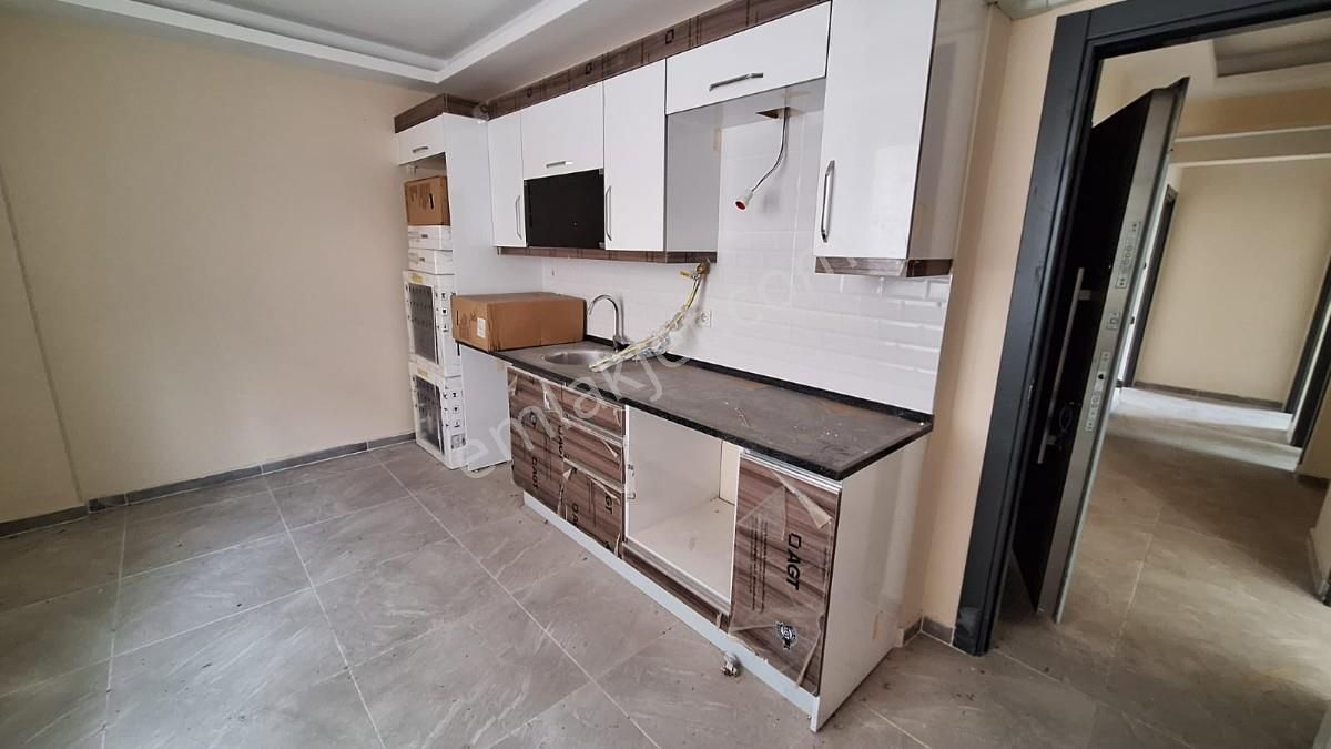 Efeler Mah. Site İçinde 3+1 Bahçeli 140 M2 Satılık Daire
