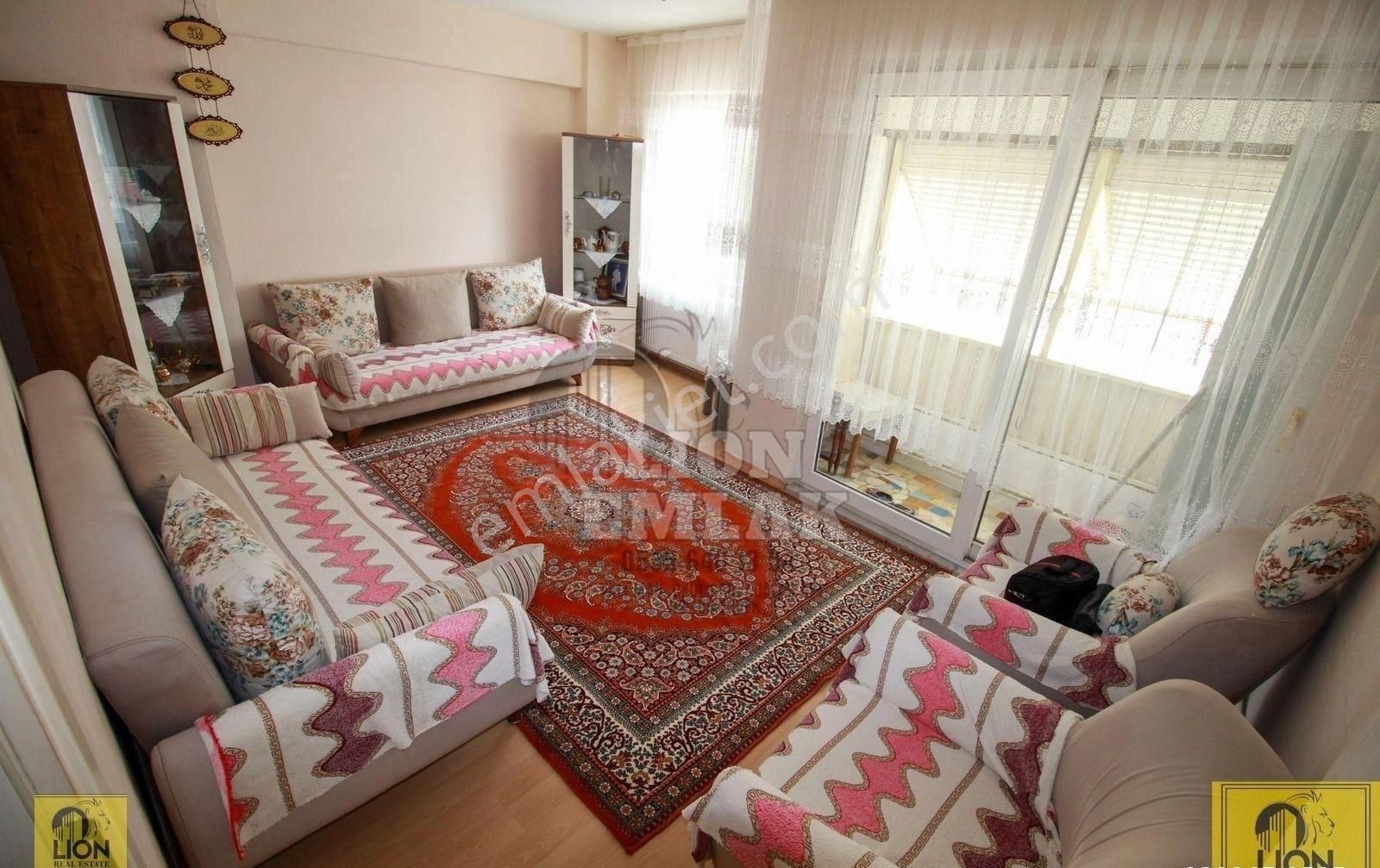 Erdek Alaettin Mahallesi'nde Satılık 5+1 220 M² Merkezde Daire