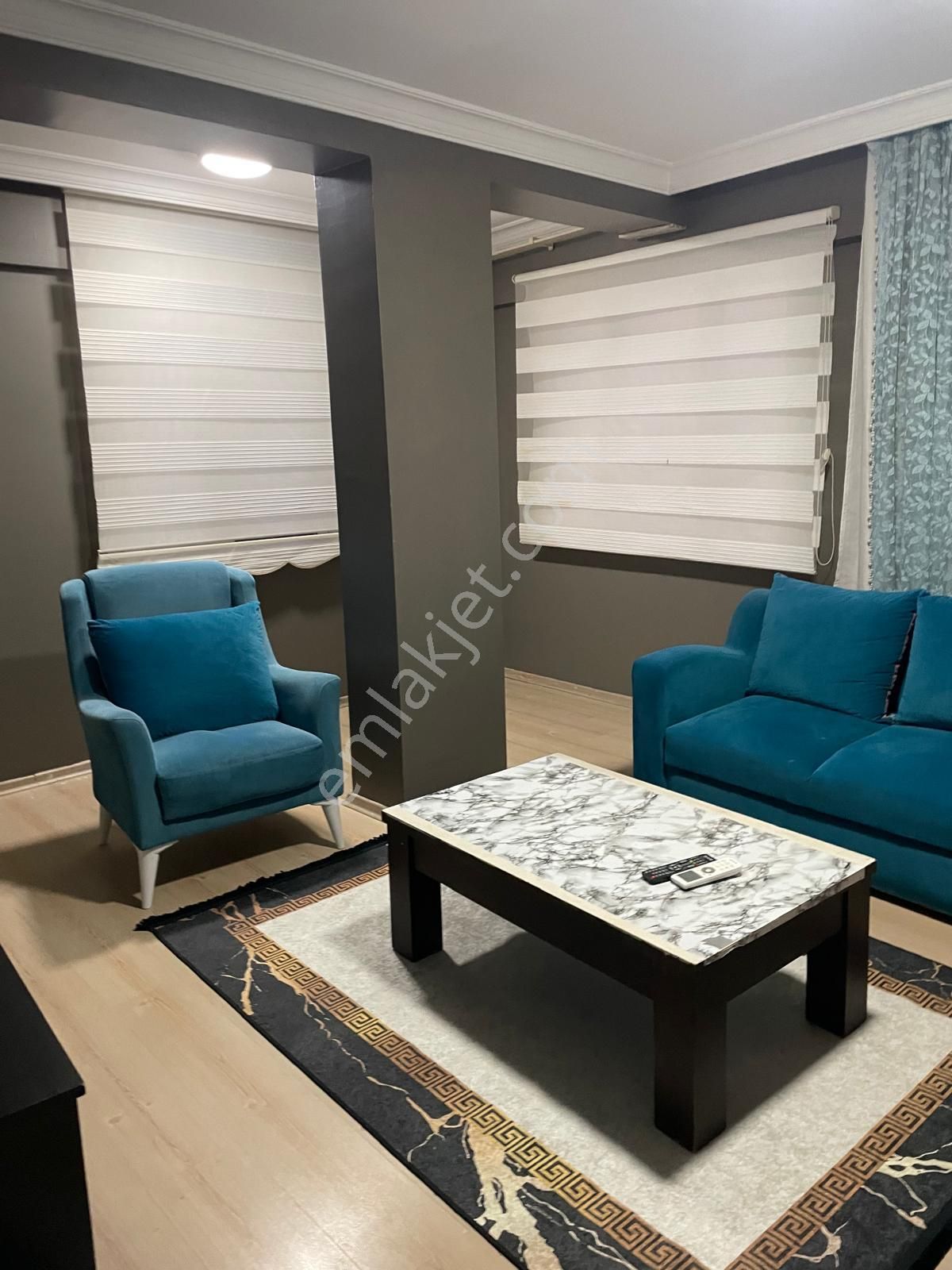 Gaziemirde Günlük Kiralık Daire 1+1 500tl