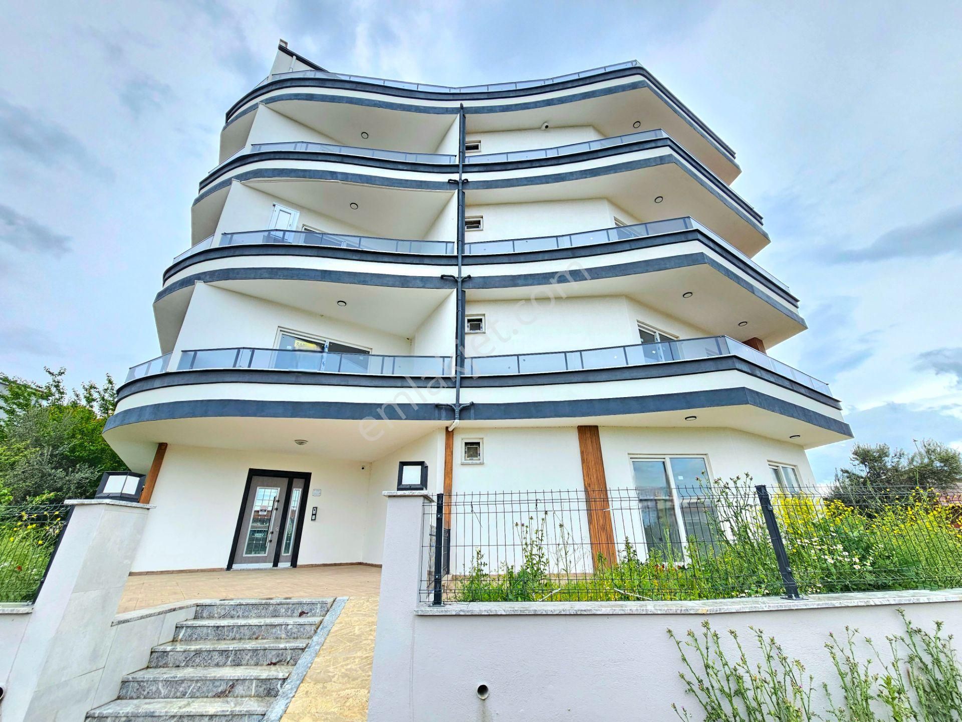 ▶ ▶akçay Körfez'den Bahçe Kullanımlı Önü Açık Sıfır Satılık 1+1 Daire