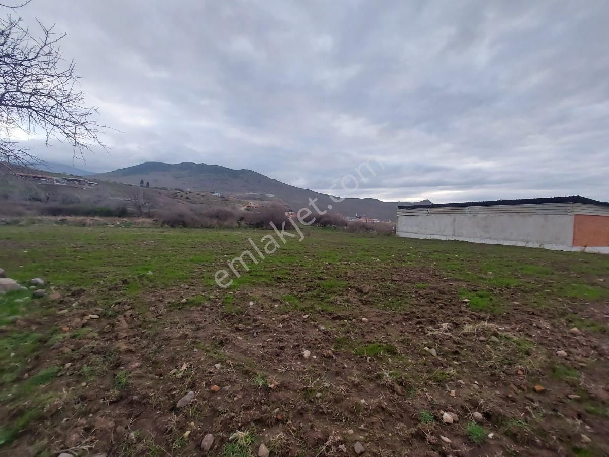 Menemen Türkellide Merkezi Konumda Satılık 825 M2 Arsa