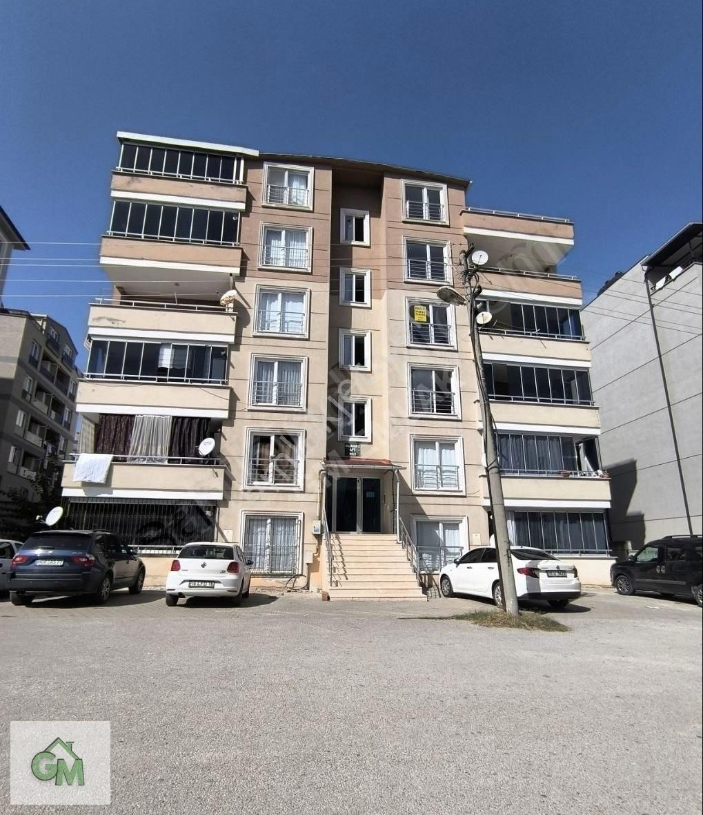 Gm'den Aile Sitesinde Kiralık 2+1 Geniş Arakat Daire