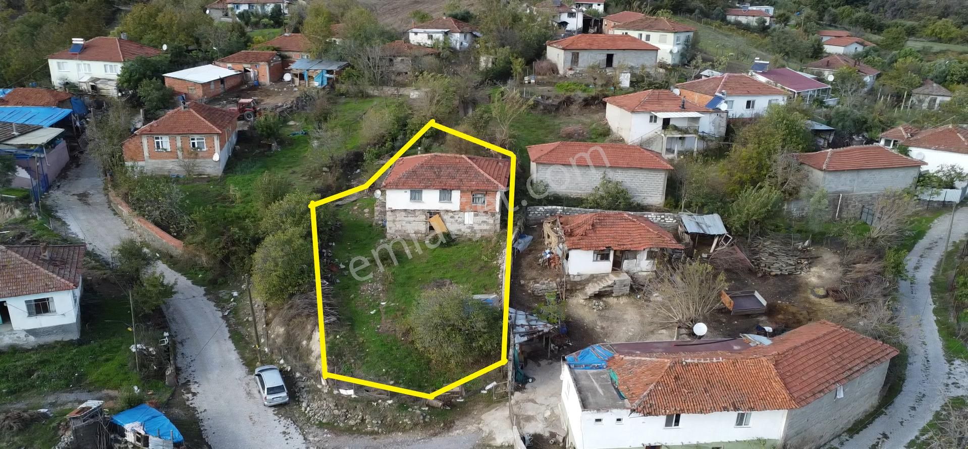 Balıkesir Gönen'de Köy Manzaralı 528 M2 Arsa İçerisinde Köy Evi
