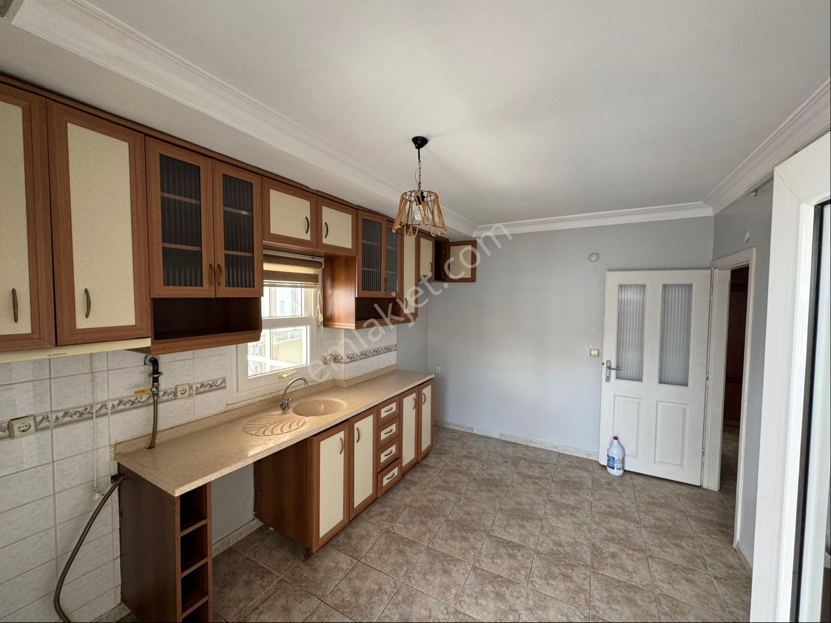 Hayalpark Civarı 3+1 Kapalı Mutfak Kombili