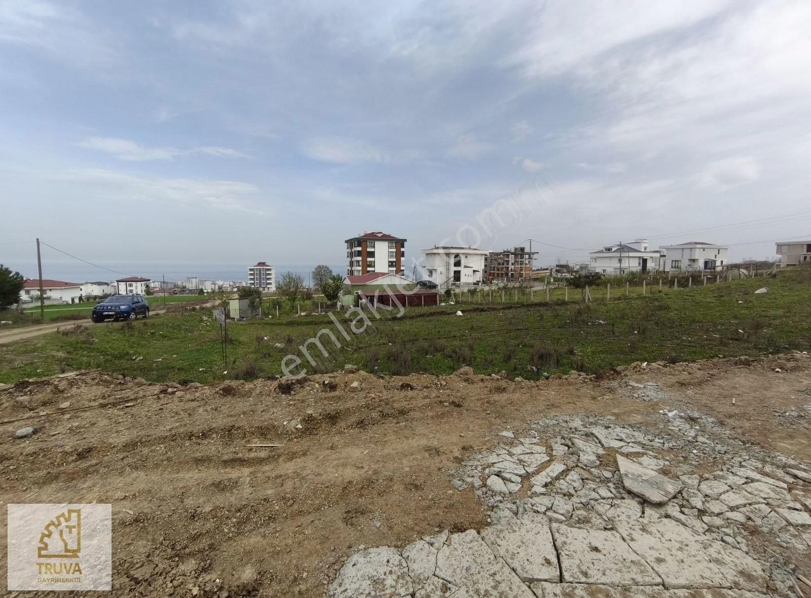 Truva//nazım Demirci'den Büyükoyumcada Satılık 488m2 Arsa