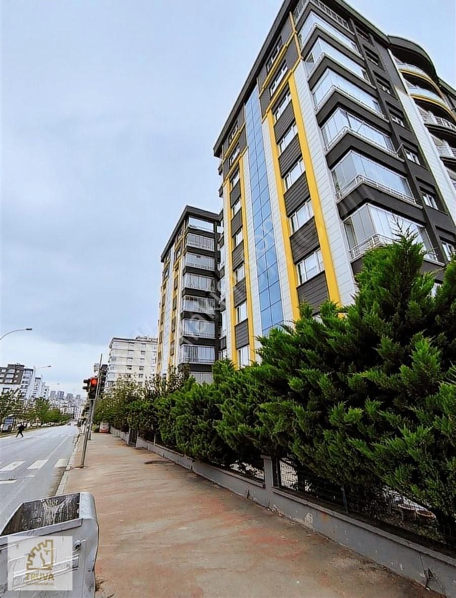 Truvadan Atakum'da Merkezi Lokasyonda Kiralık 3+1 Daire