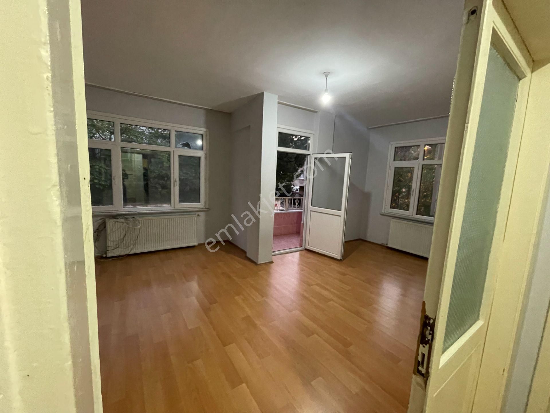 Mertcan Dan Esentepe Mah Metroya Yürüme Arakat 2+1 Balkonlu Kiralık