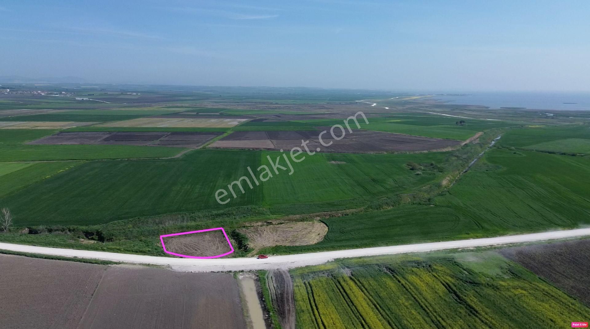 440 M2 Asfalta Cephe Köye Yakın Hobi Bahçesi