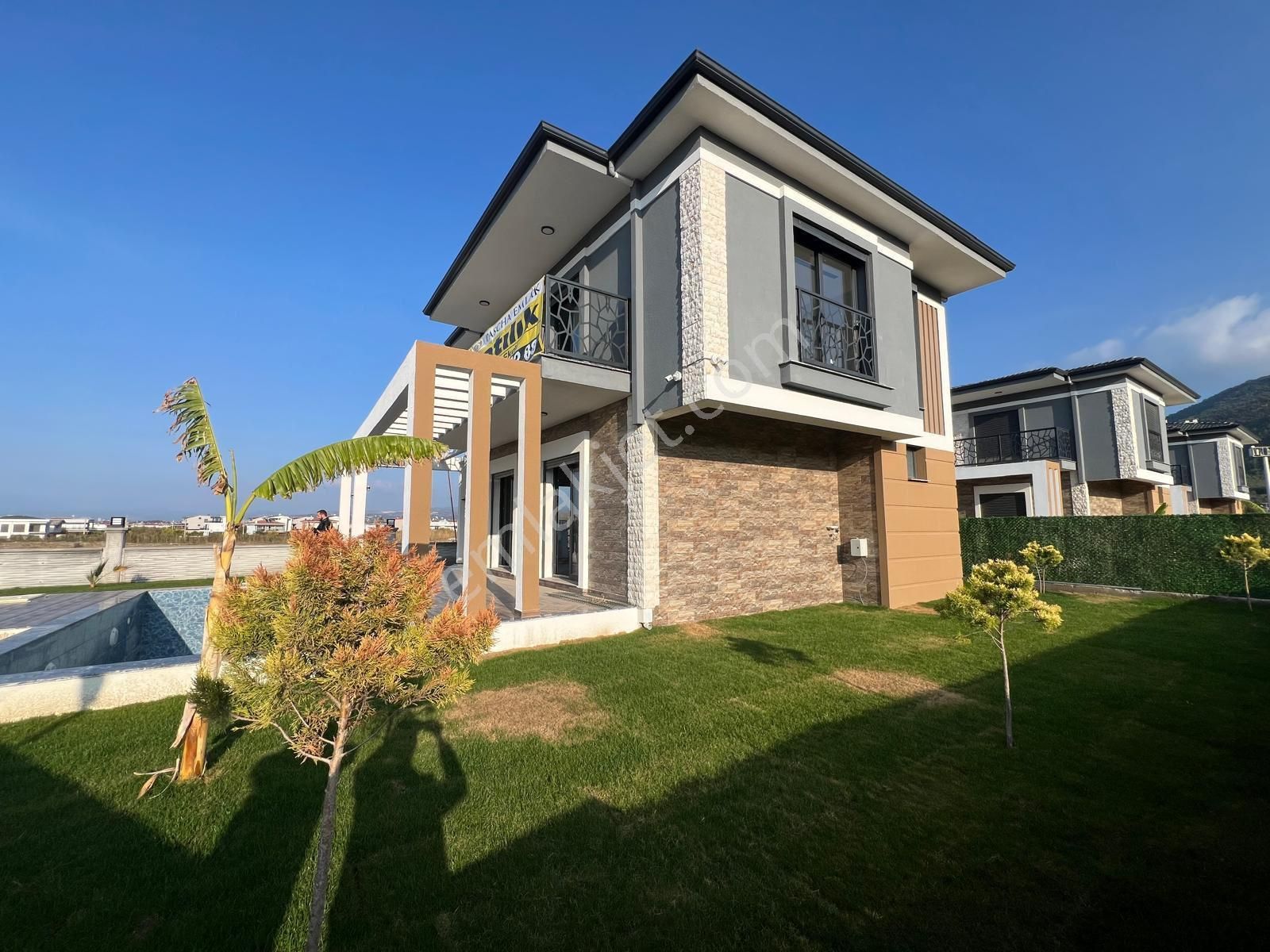 Aydın Kuşadası Güzelçamlıda Satılık Özel Havuzlu Müstakil Villa