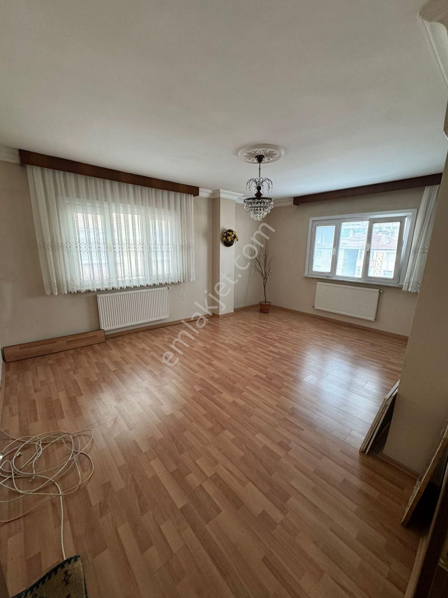 Arıkoğlundan 2+1 85m2 Site İçinde Daire