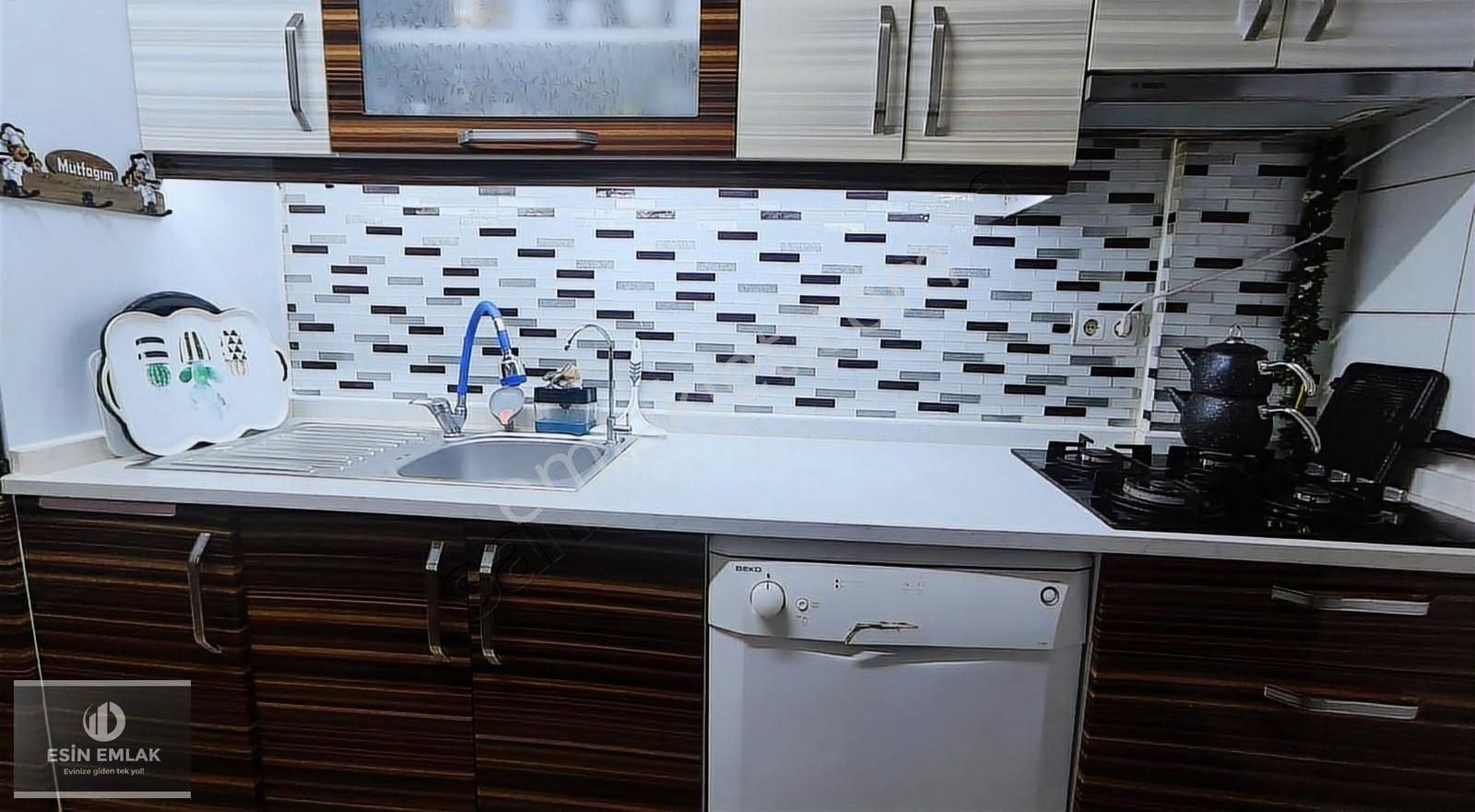 Çamçeşme Mah Arakat Ferah Balkonlu Temiz 3+1 Satılık Daire
