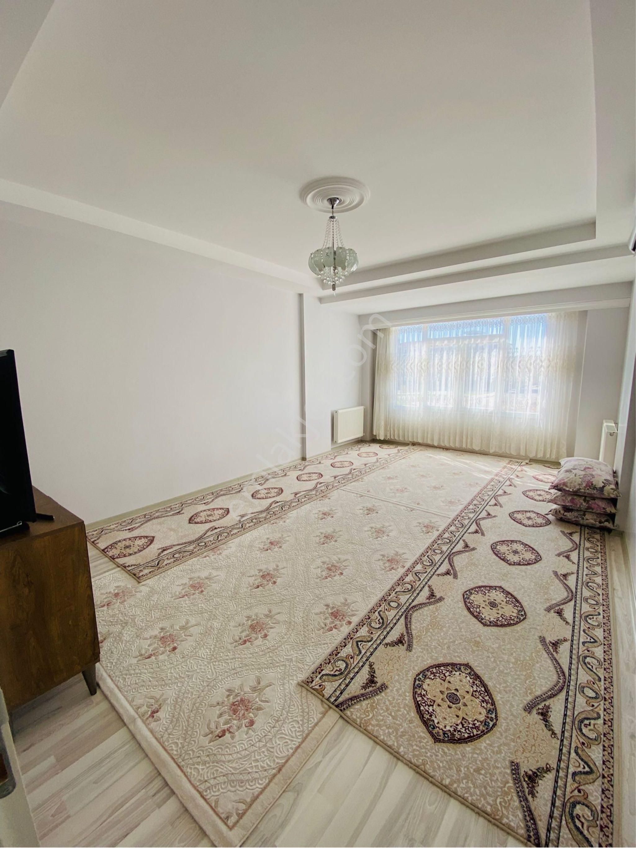 Has Birlik Emlaktan Kiralık 3+1 Ara Kat Daire
