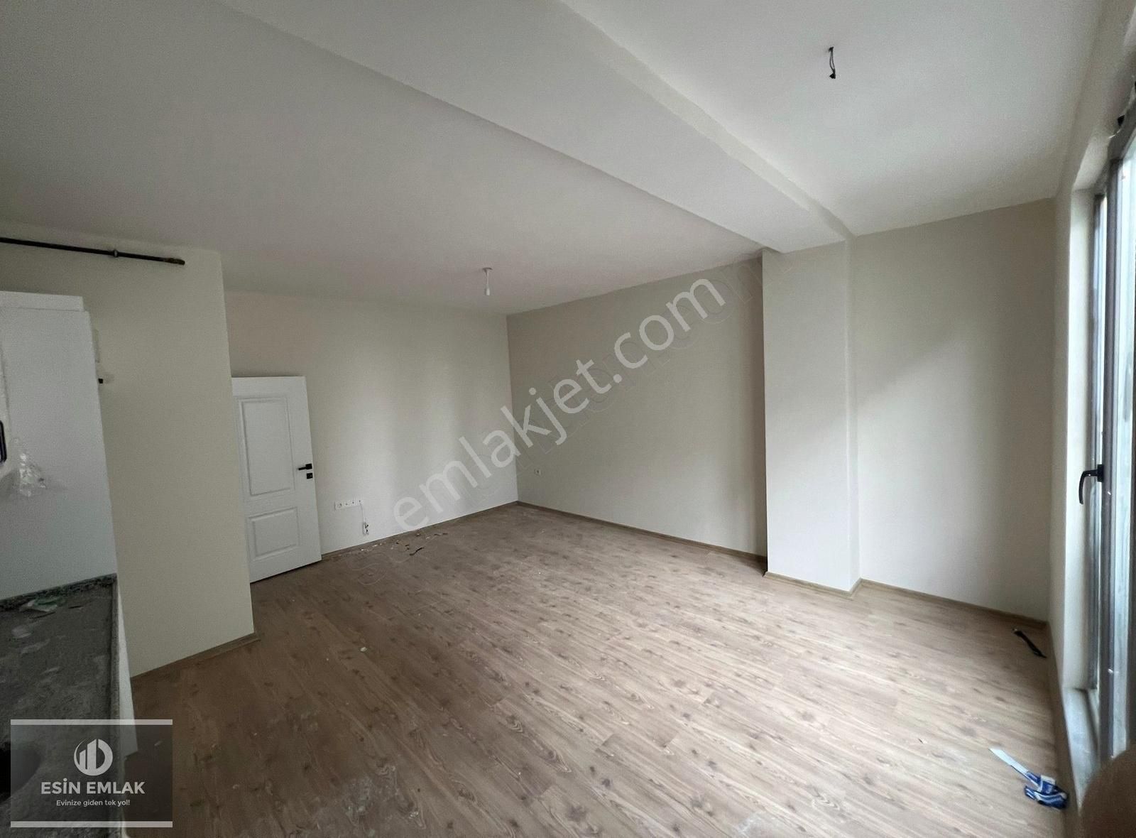 Eskihisar Mh.lüx Ferah A. Mutfaklı Balkonlu 2+1 Satılık Daire