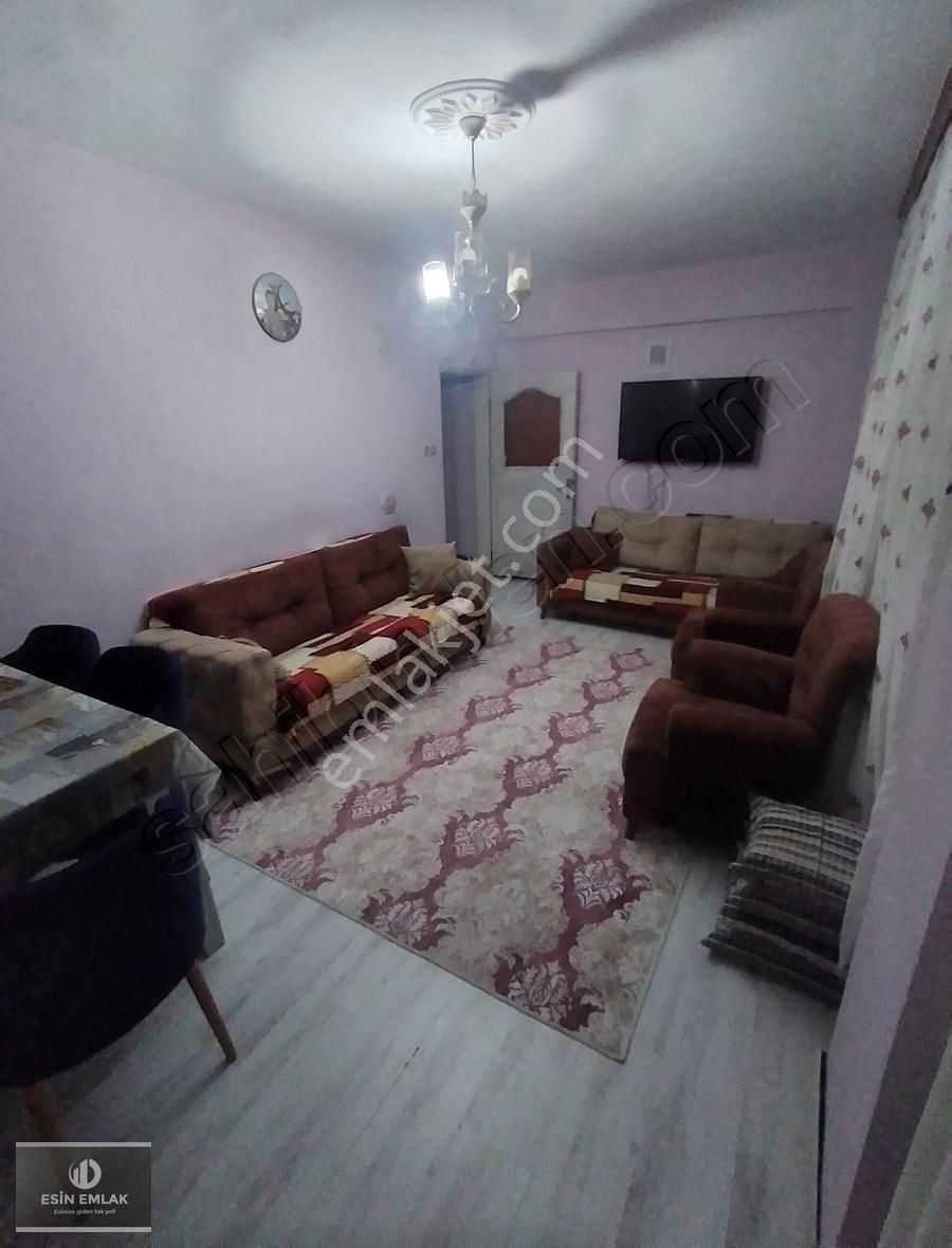 Bağlarbaşı Mh. Geniş M2li Temiz 2+1 Satılık Daire