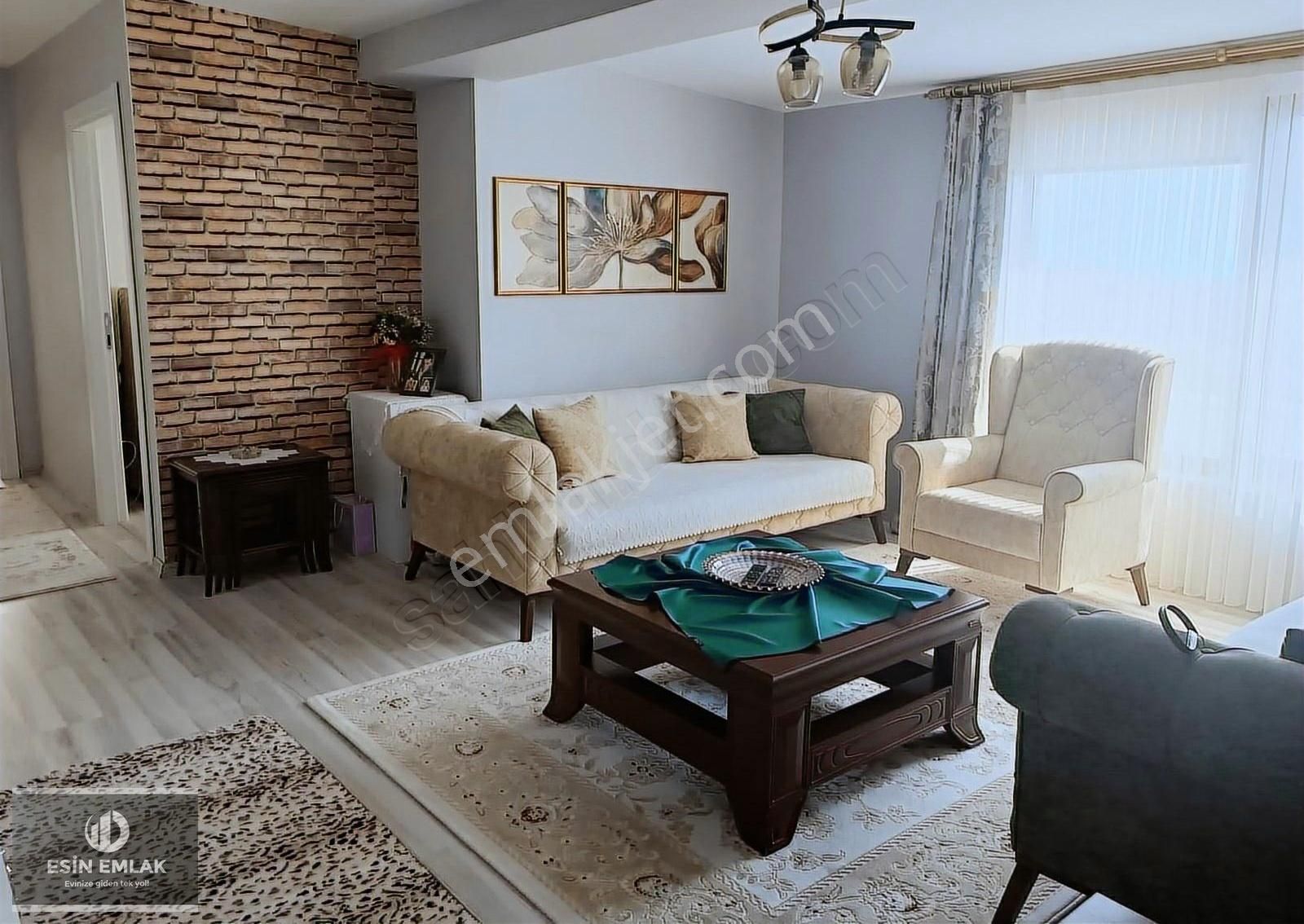 Cumhuriyet Mah İki Aileye Uygun Geniş M2 Dublex Daire