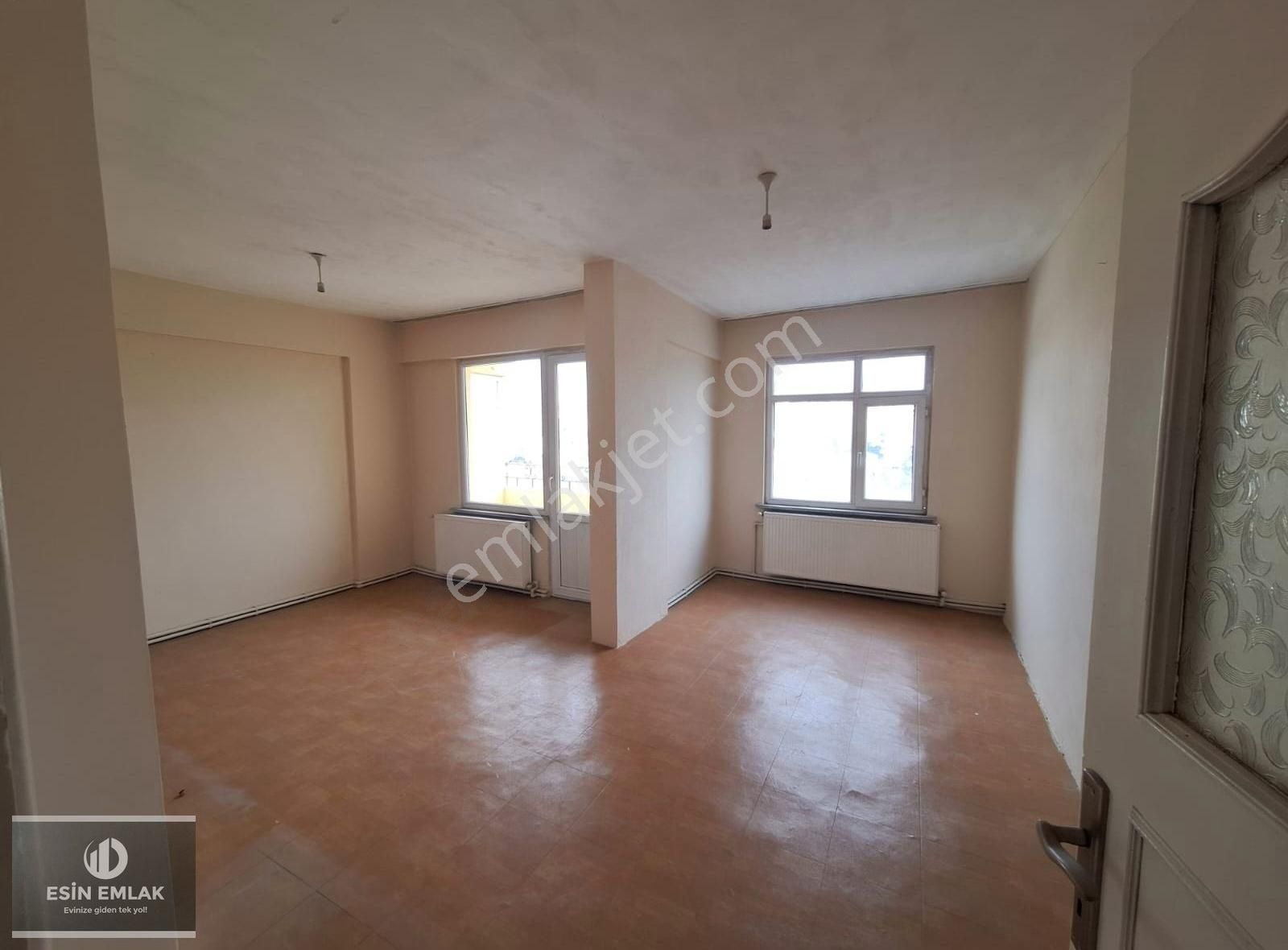 Kavakpınar Mah Ferah Balkonlu Arakat 3+1 Satılık Daire