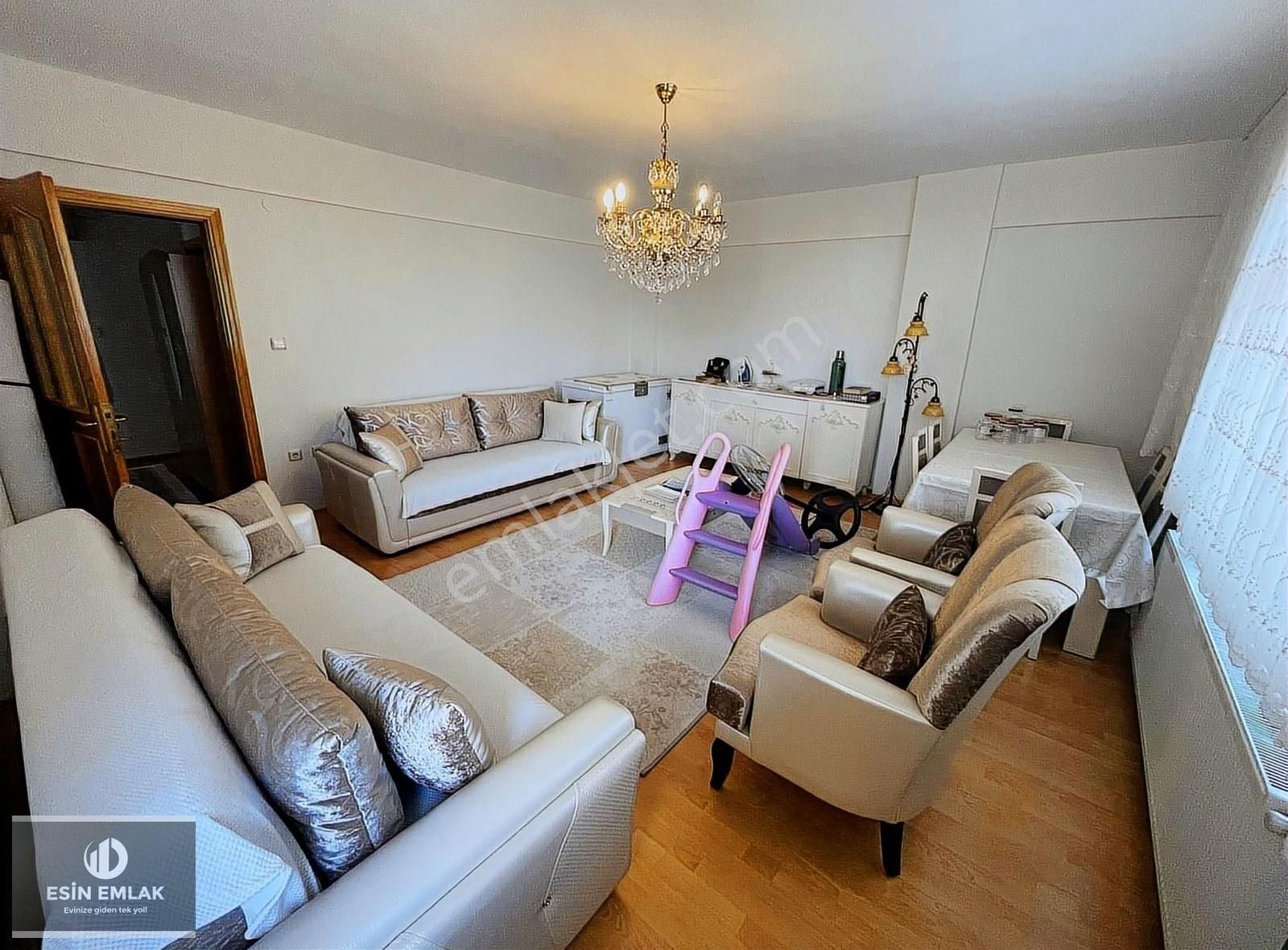 Kavakpınar Mah Arakat Balkonlu 42 M2 Arsa Paylı Temiz Ferah 3+1