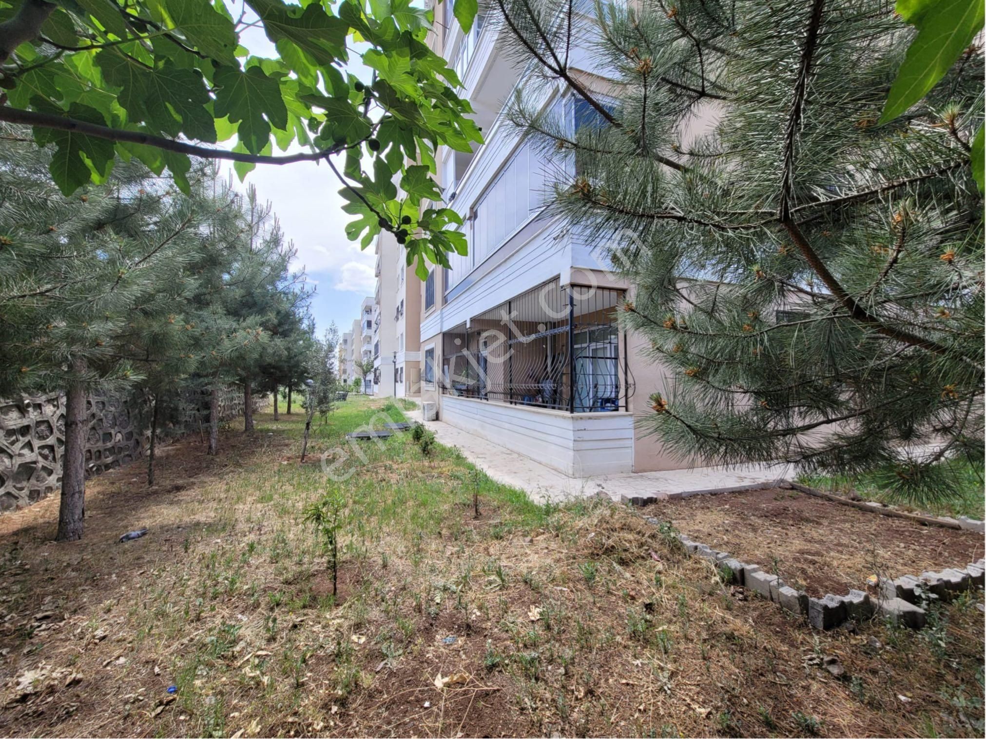 Cadde Seyrandan Satlık 3+1/ Yüksek Giriş