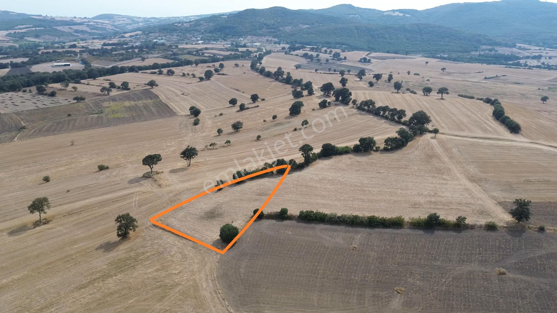 2.500 M2 Ekilir Biçilir Düz Yola Yakın Tarım Arazisi