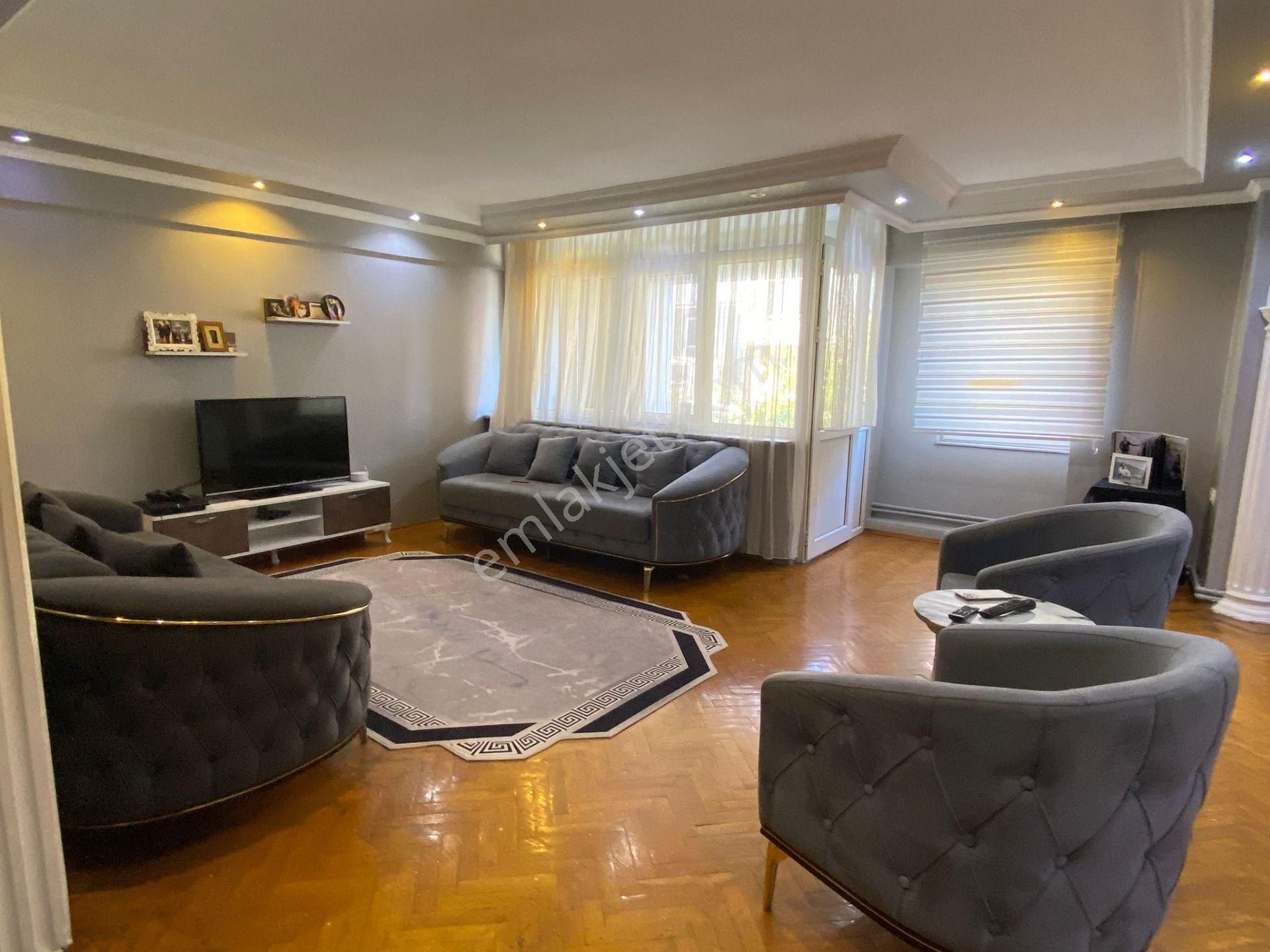Nidam Emlaktan Yeşil Şible'de 3+1 130m2 1.(arakat) Kombili Çift Cephe