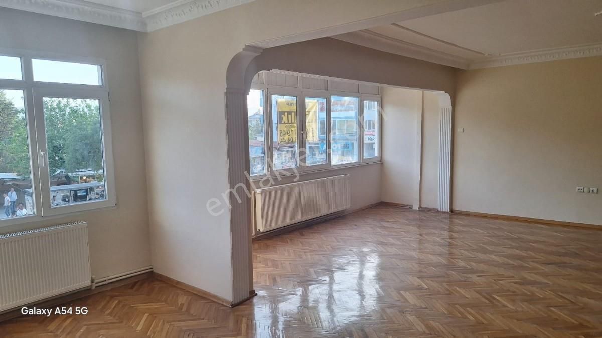 Güven Mah. 138 M2 Arakat 3+1 Kiralık Daire